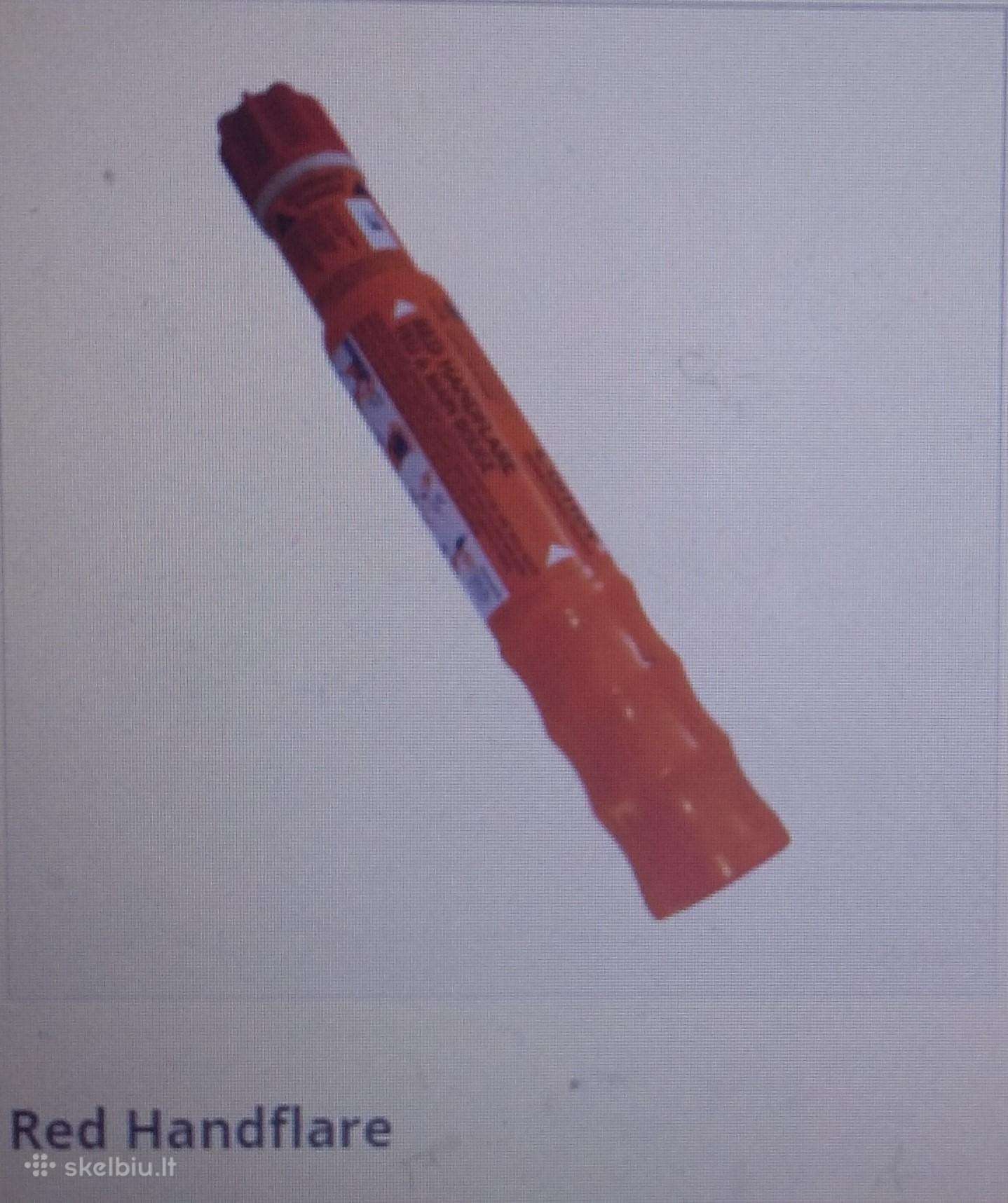Sirgalių atributika, oranžinė liepsna, dūmai