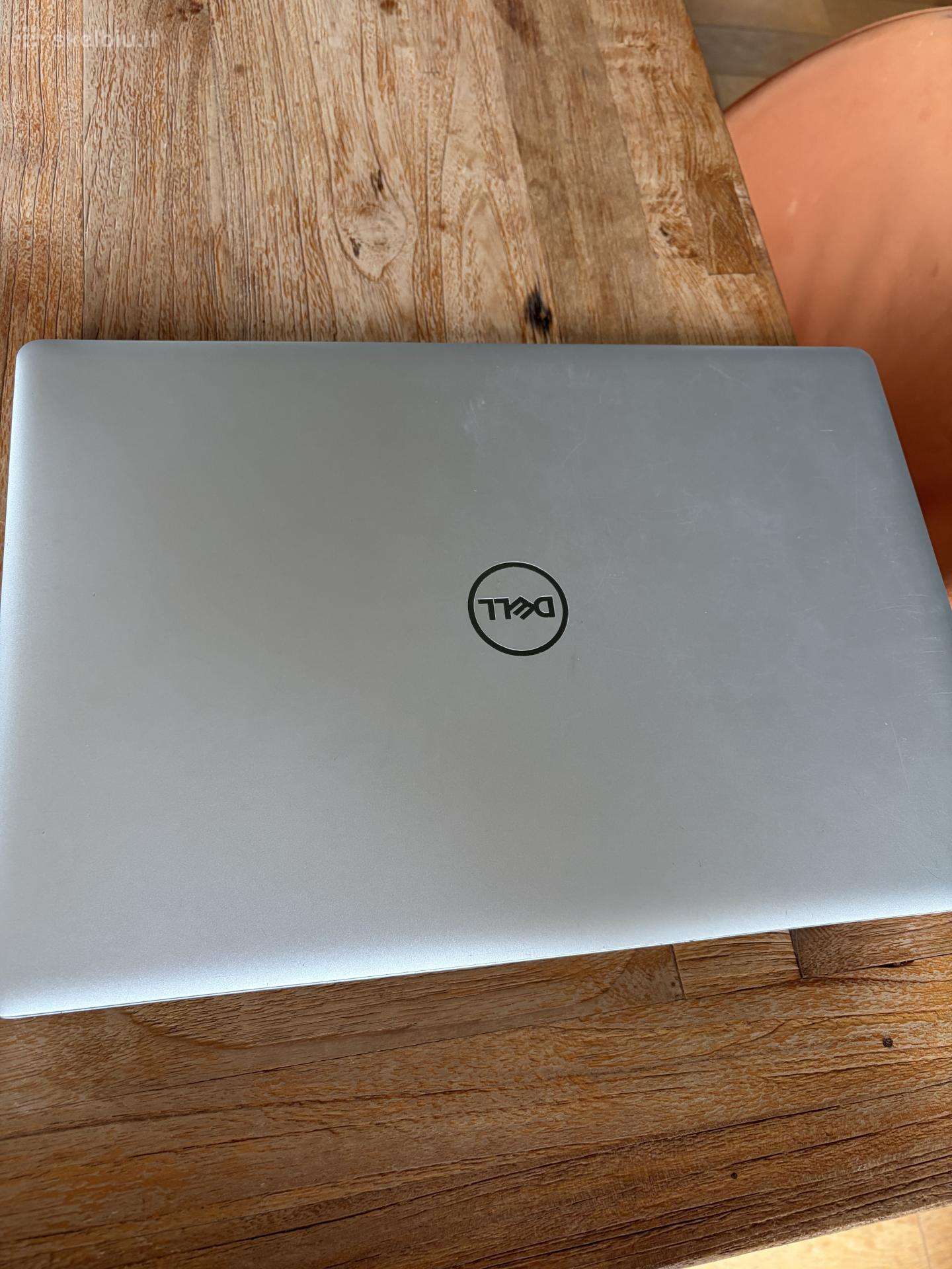 Dell Inspiron 5570