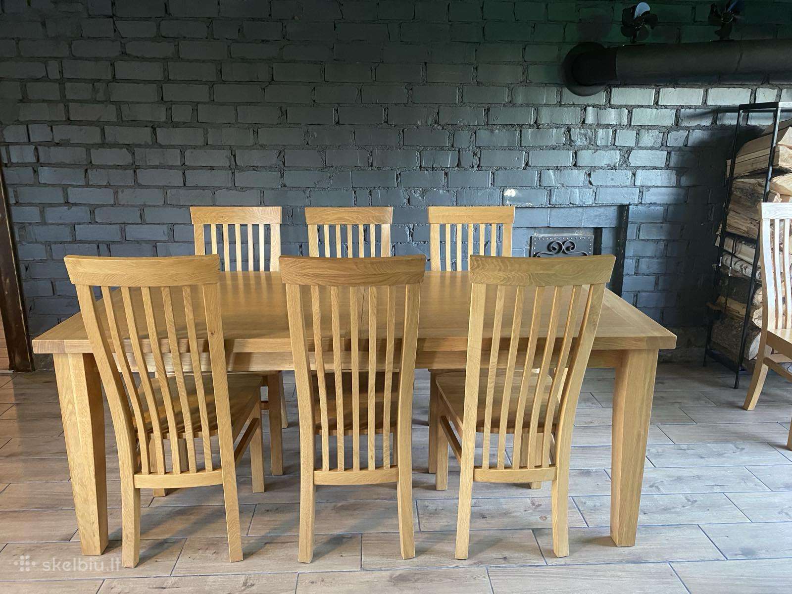 Ąžuolinis stalas