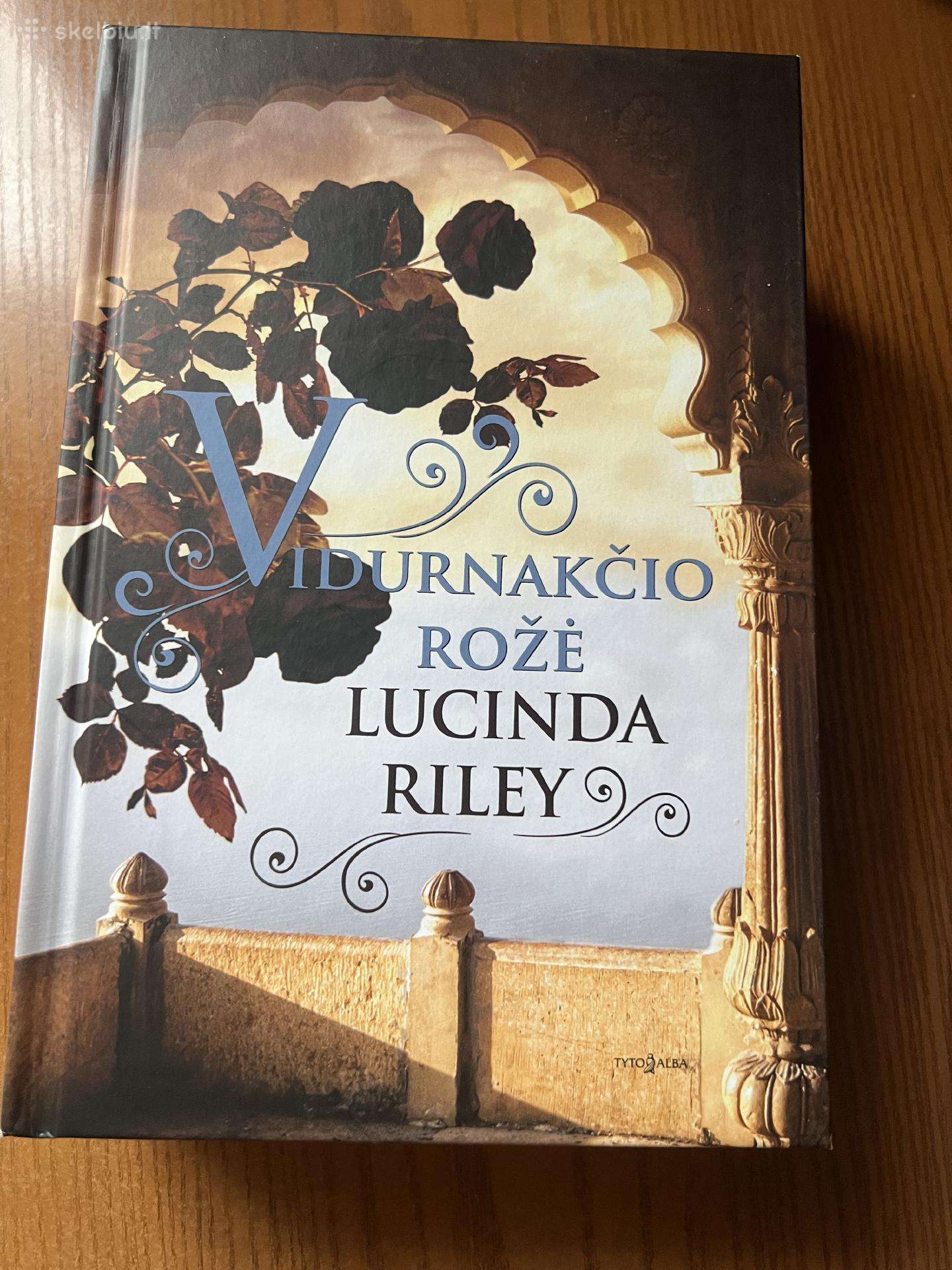 Knyga “Vidurnakčio rožė