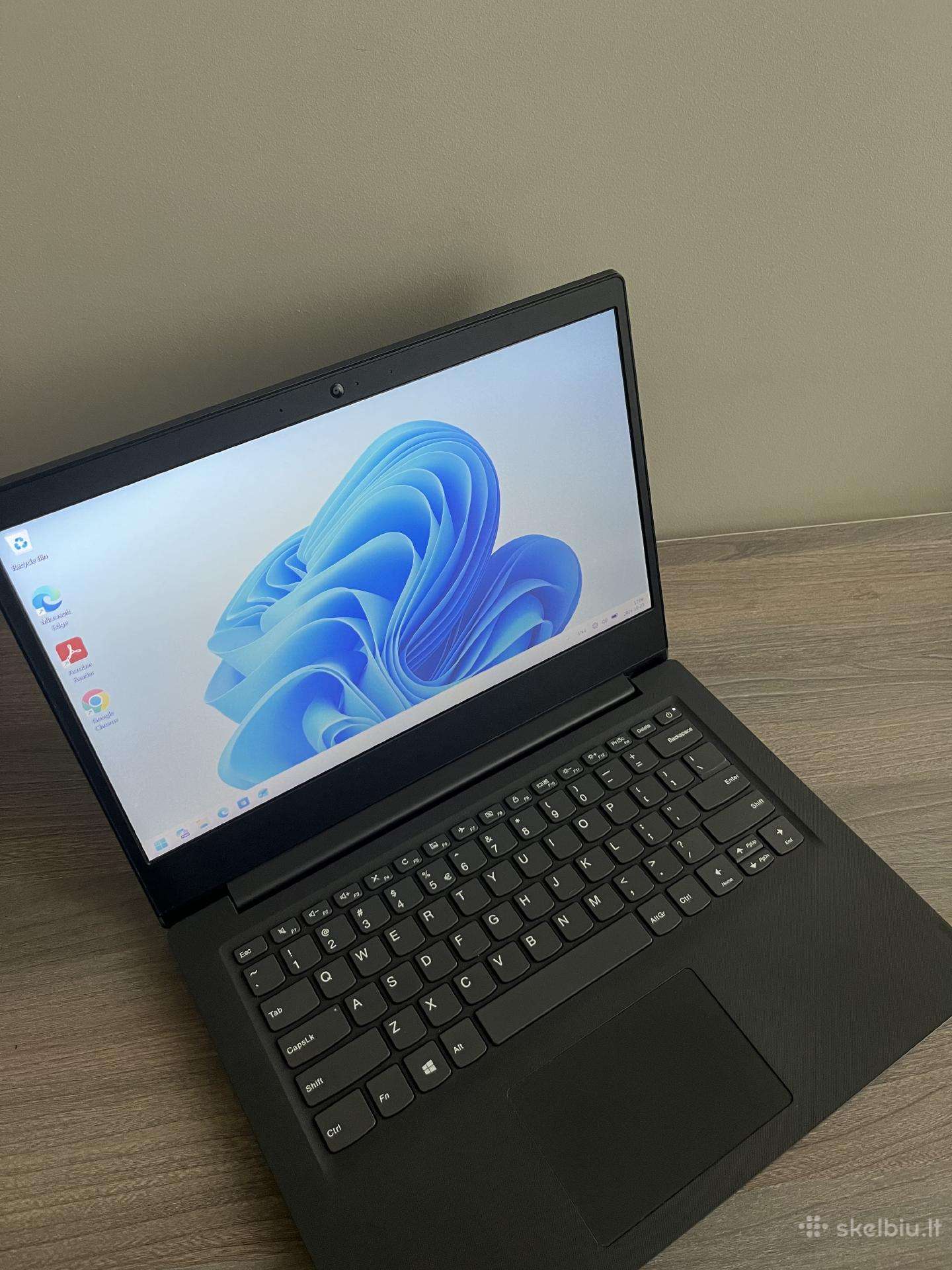 Lenovo V14, 14", i5-8265u, 8gb RAM, 500gb