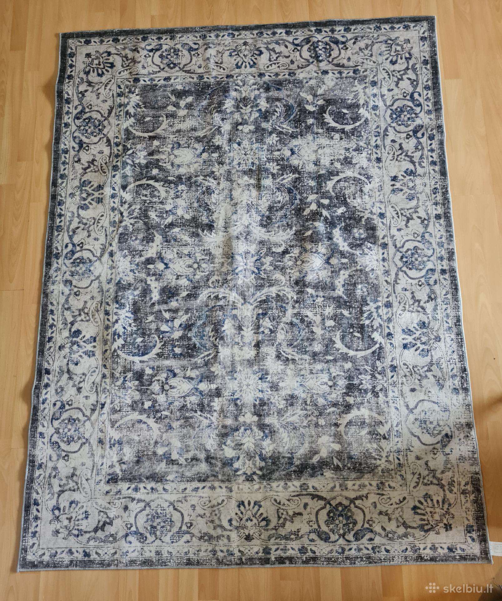 Naujas minkštas vintage kilimas