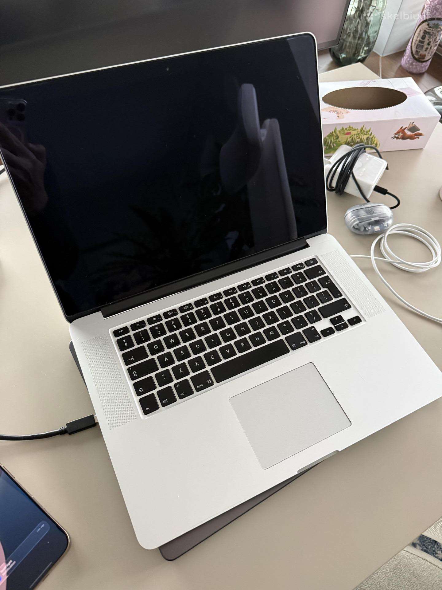 MacBook Pro (Retina 15-inch, Mid 2015)