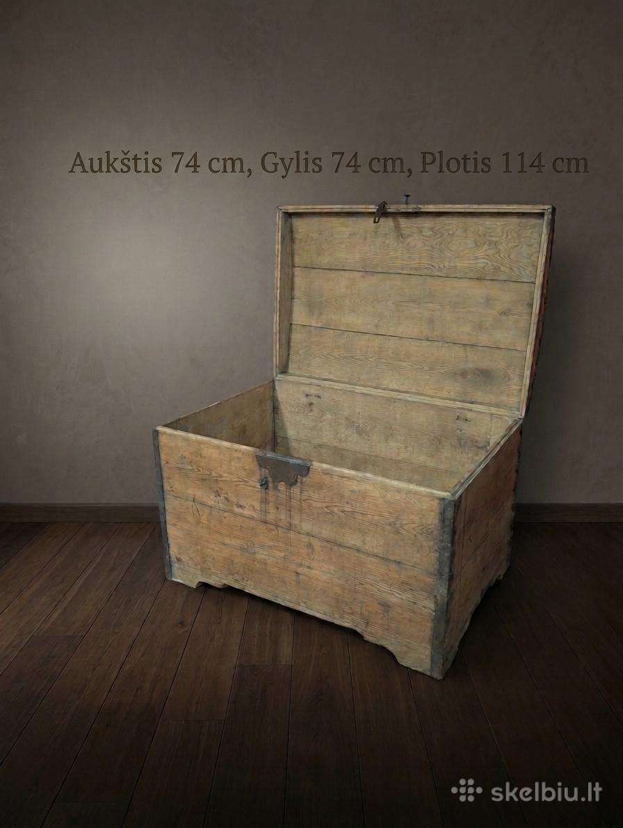 Antikvarinė medinė skrynia (kaustyta, uosinė)