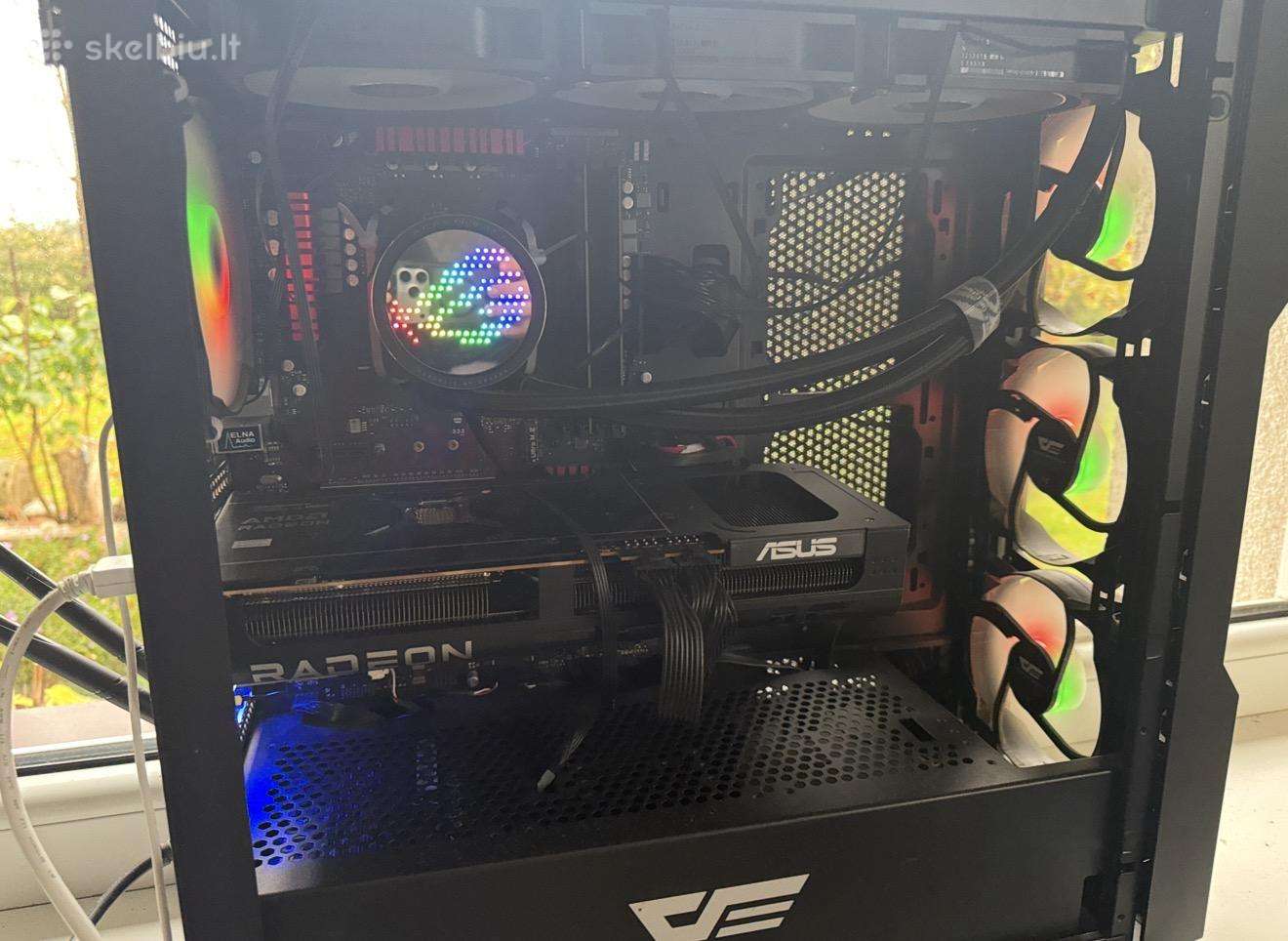 Pc setupas su monitoriumi