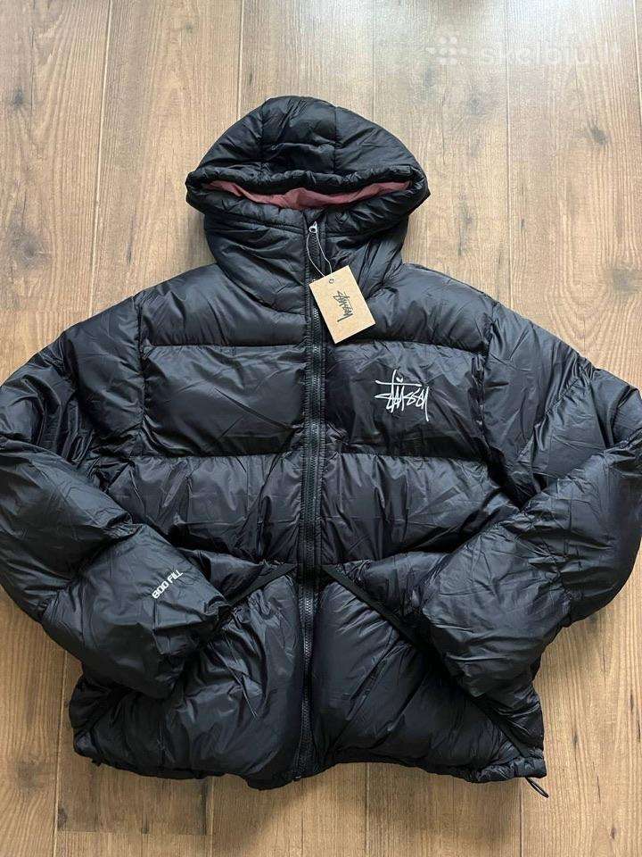 Nauja Stussy striukė
