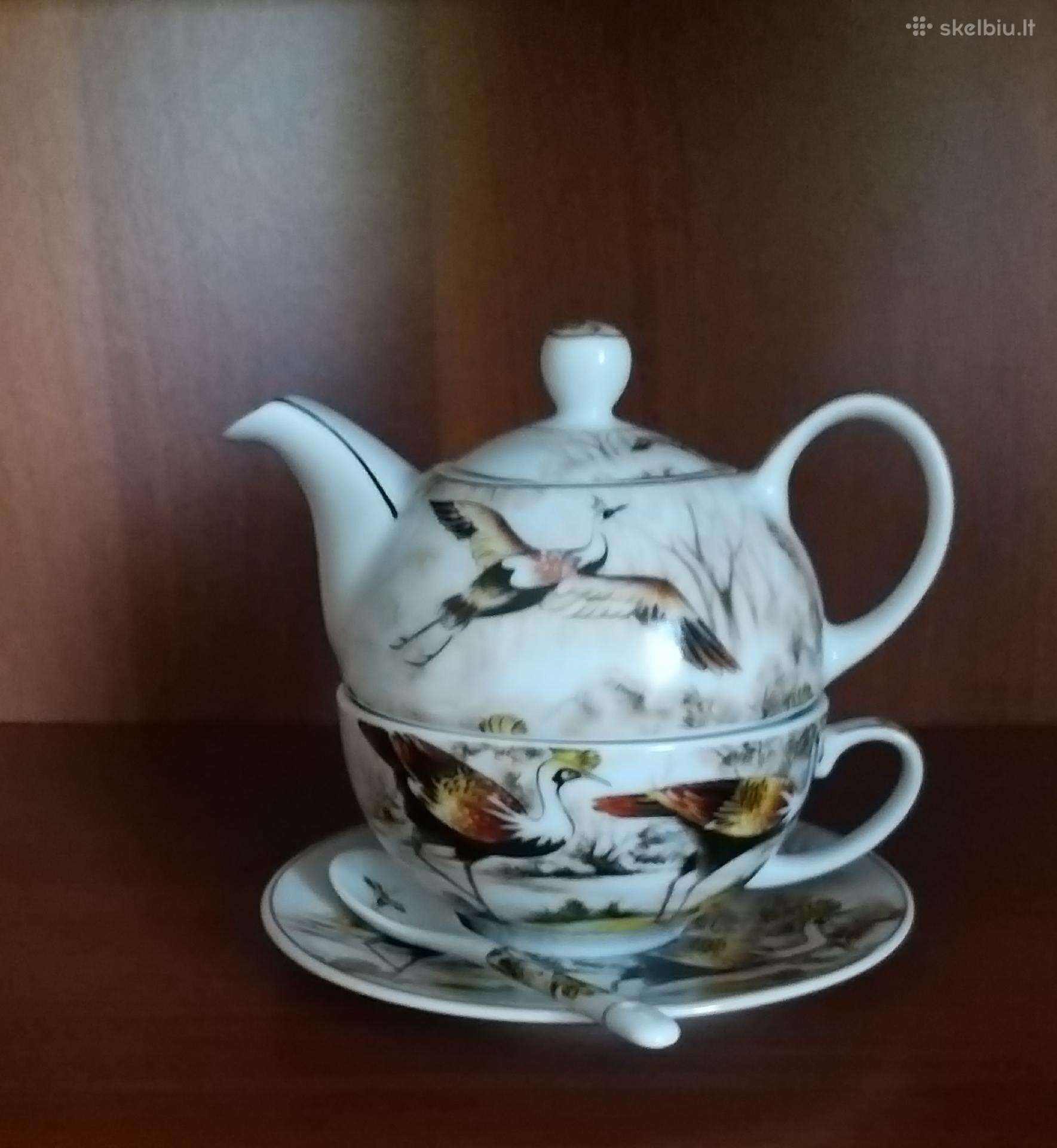 Porcialinis arbatinukas su puodeliu