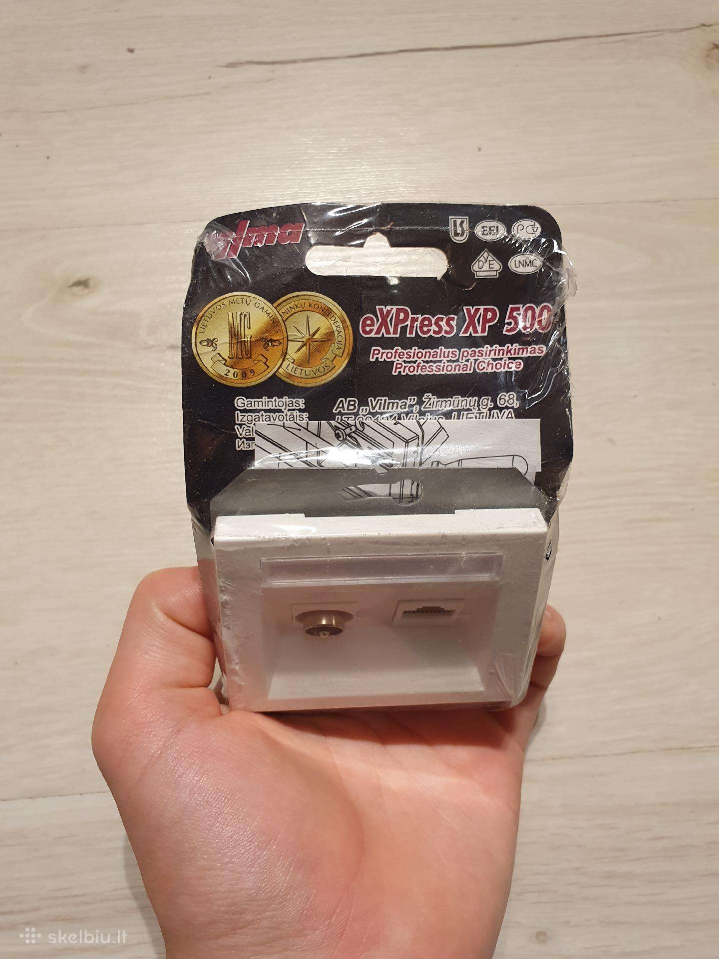 Vilma Xp500 antenos ir kompiuterio lizdas, baltas