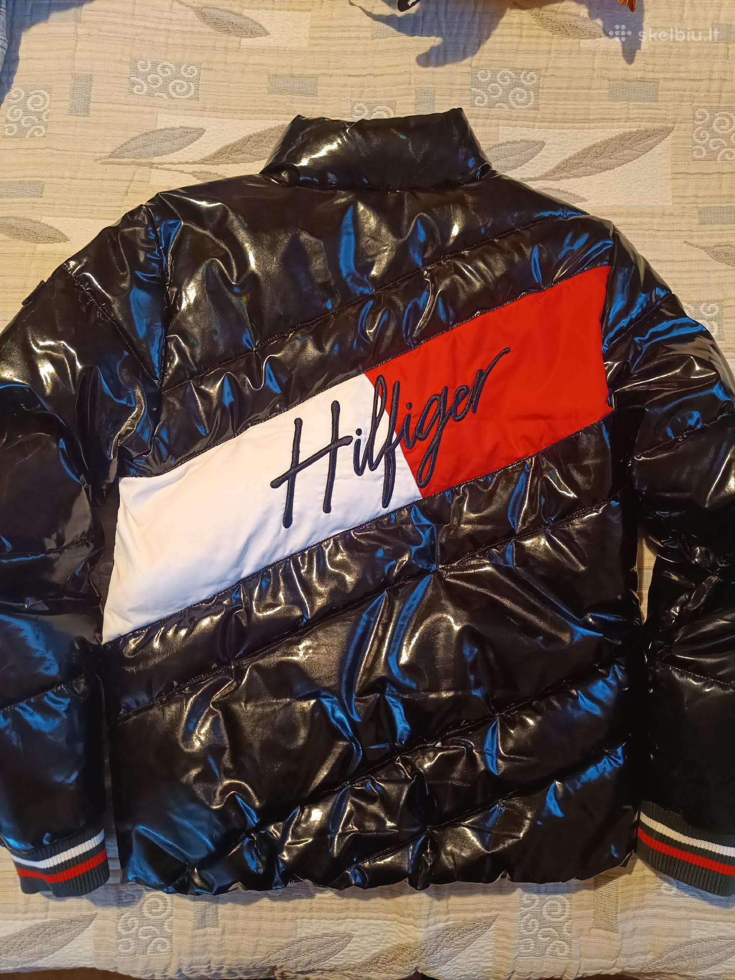 Hilfiger striukė