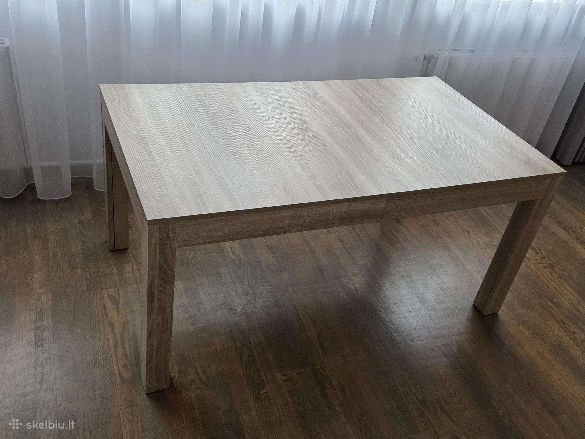 Išskleidžiamas valgomojo stalas