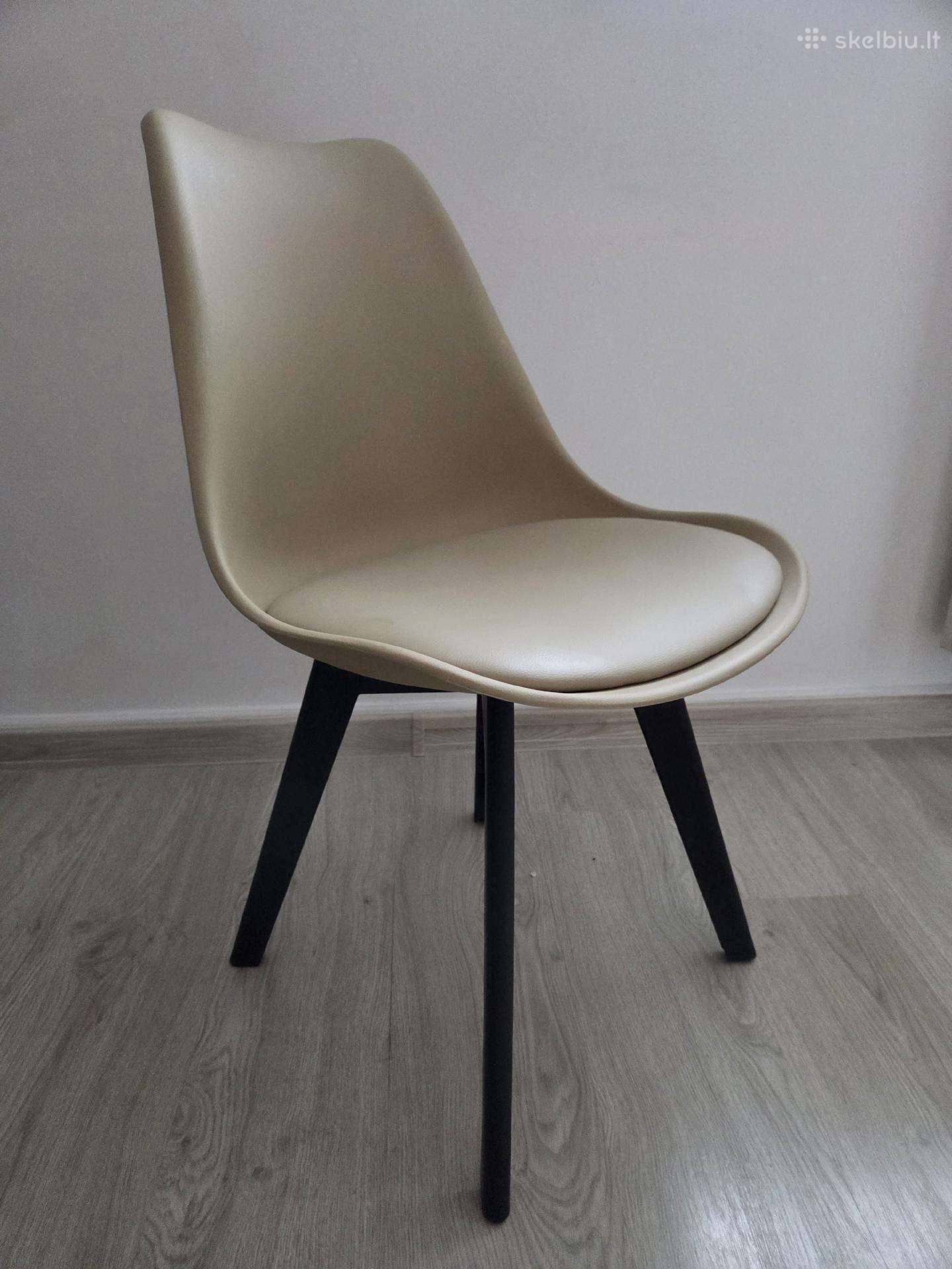 Smėlio spalvos valgomojo kėdės