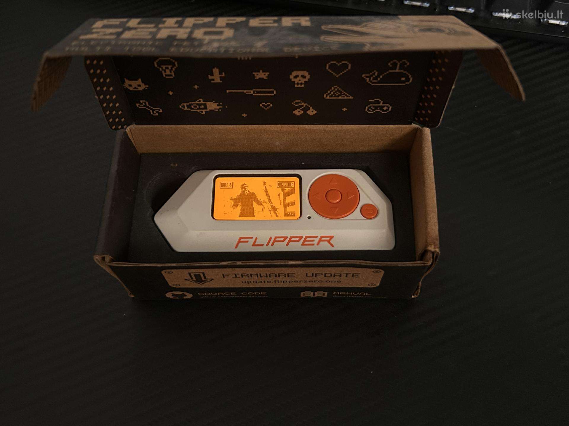 Flipper zero + case + 8 GB card