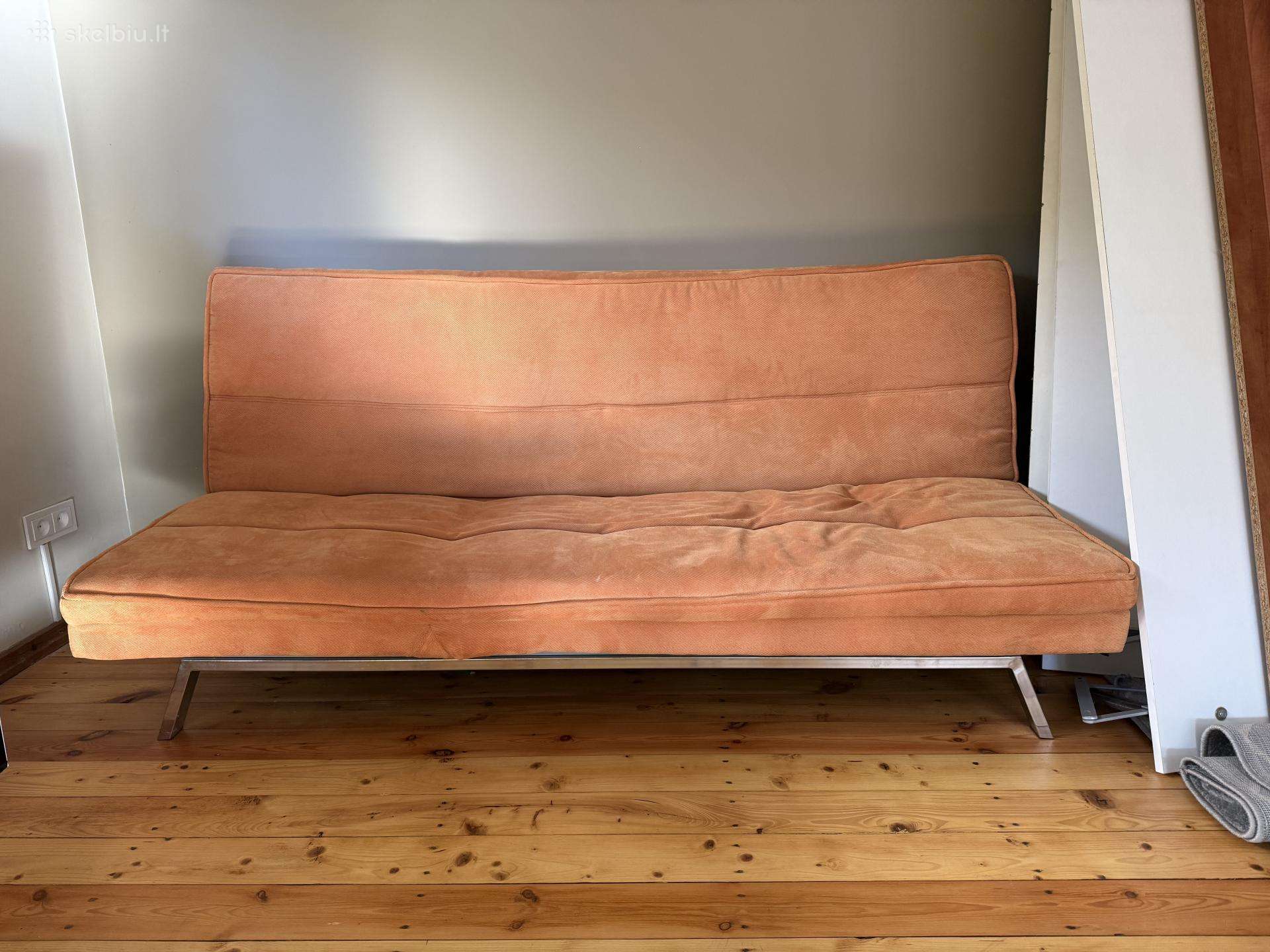 Dovanoju sofa