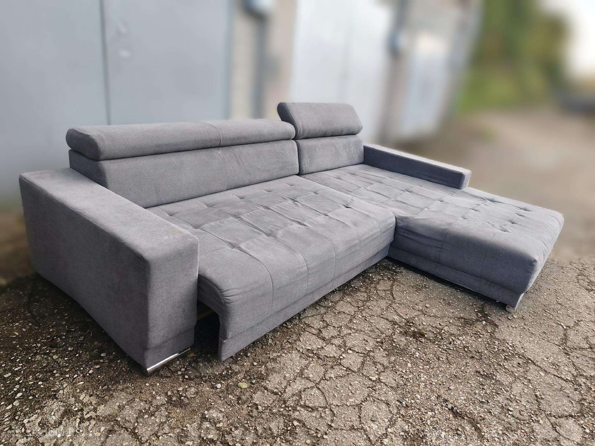Didelė kampinė sofa