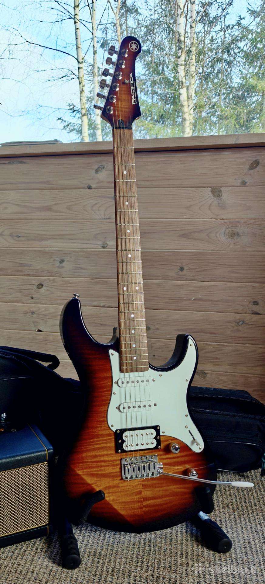 Yamaha Pacifica 212v Fm Tbs
