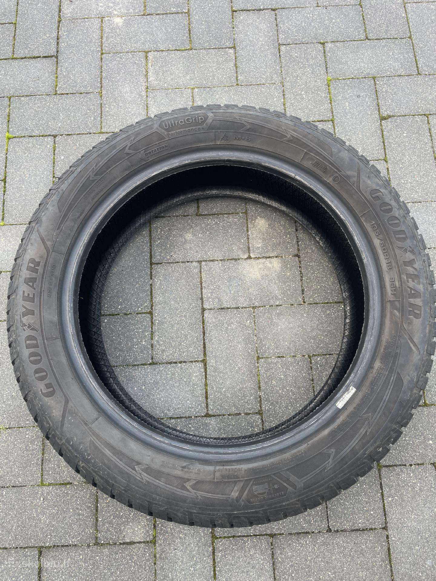 Padangos Goodyear Ultragrip Performance +