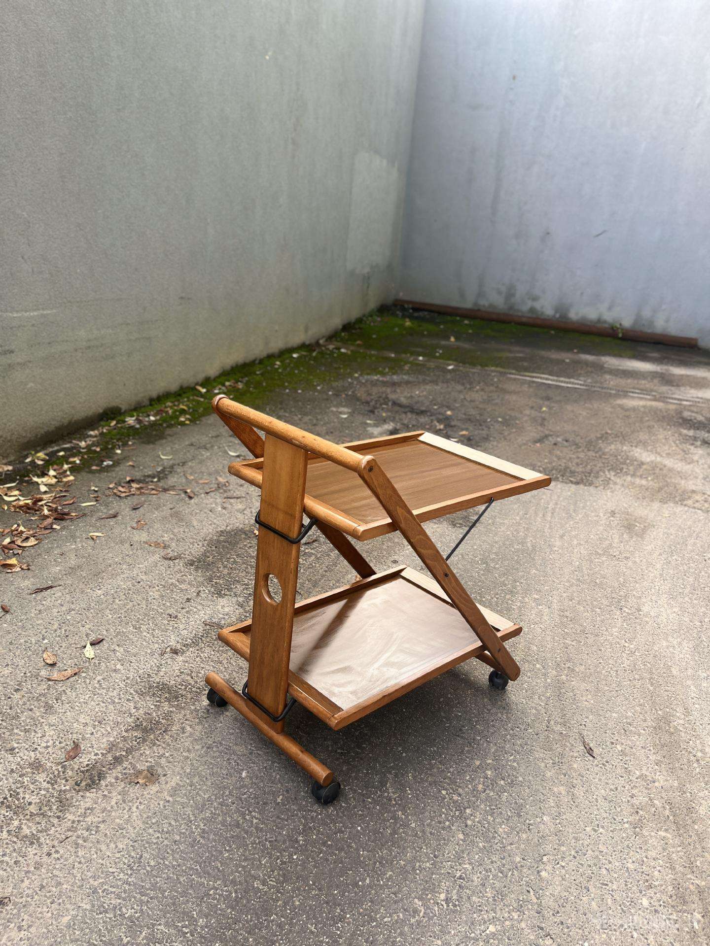 Mid-century sulankstomas serviravimo staliukas