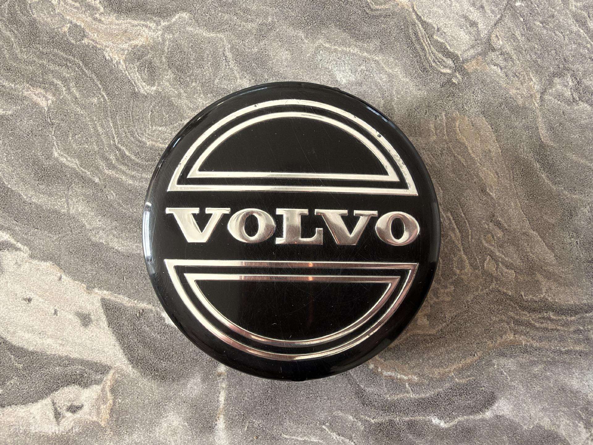 Volvo ratų centro stebulės dangteliai