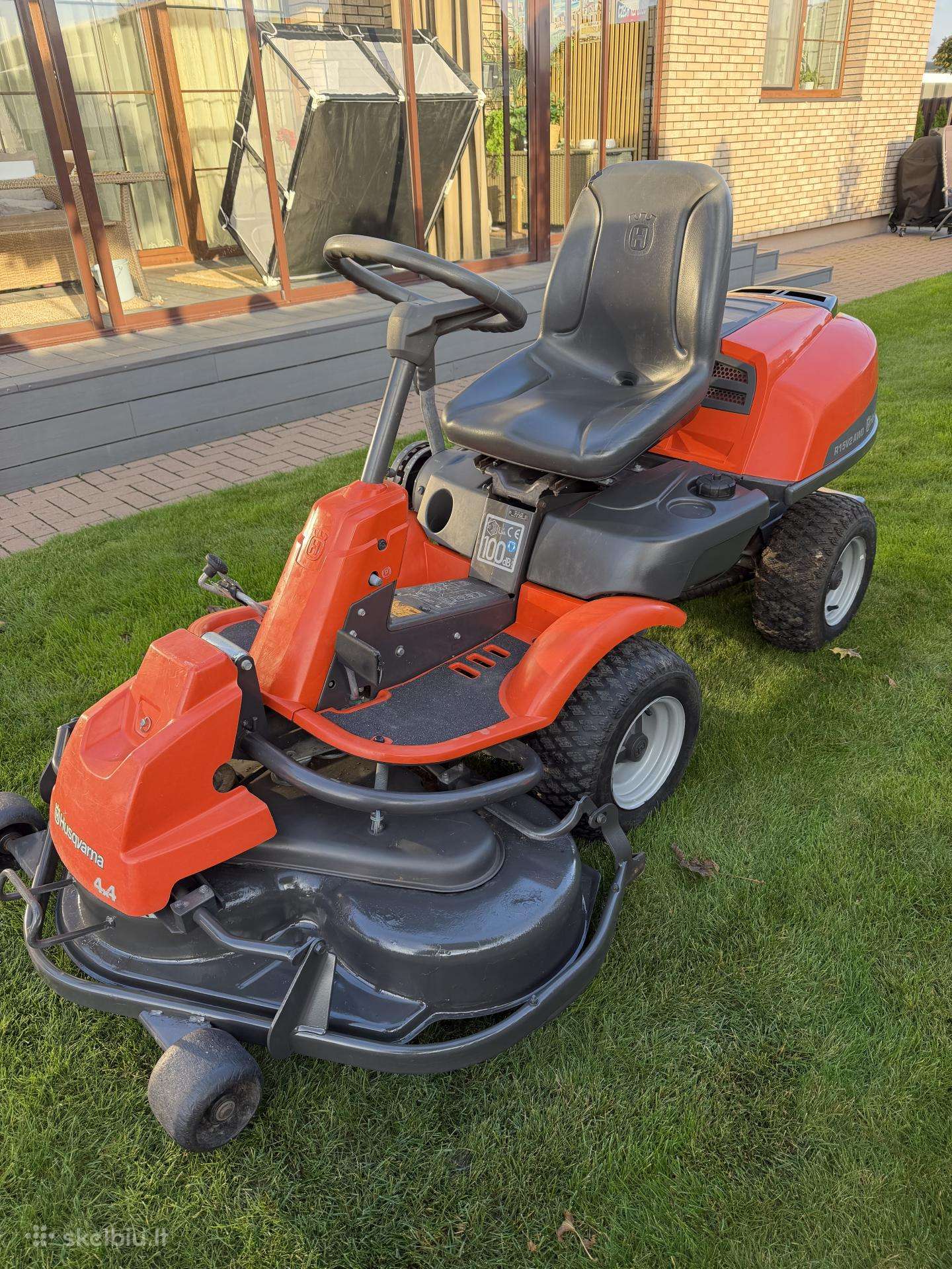 Sodo traktoriukas Husqvarna rider Awd