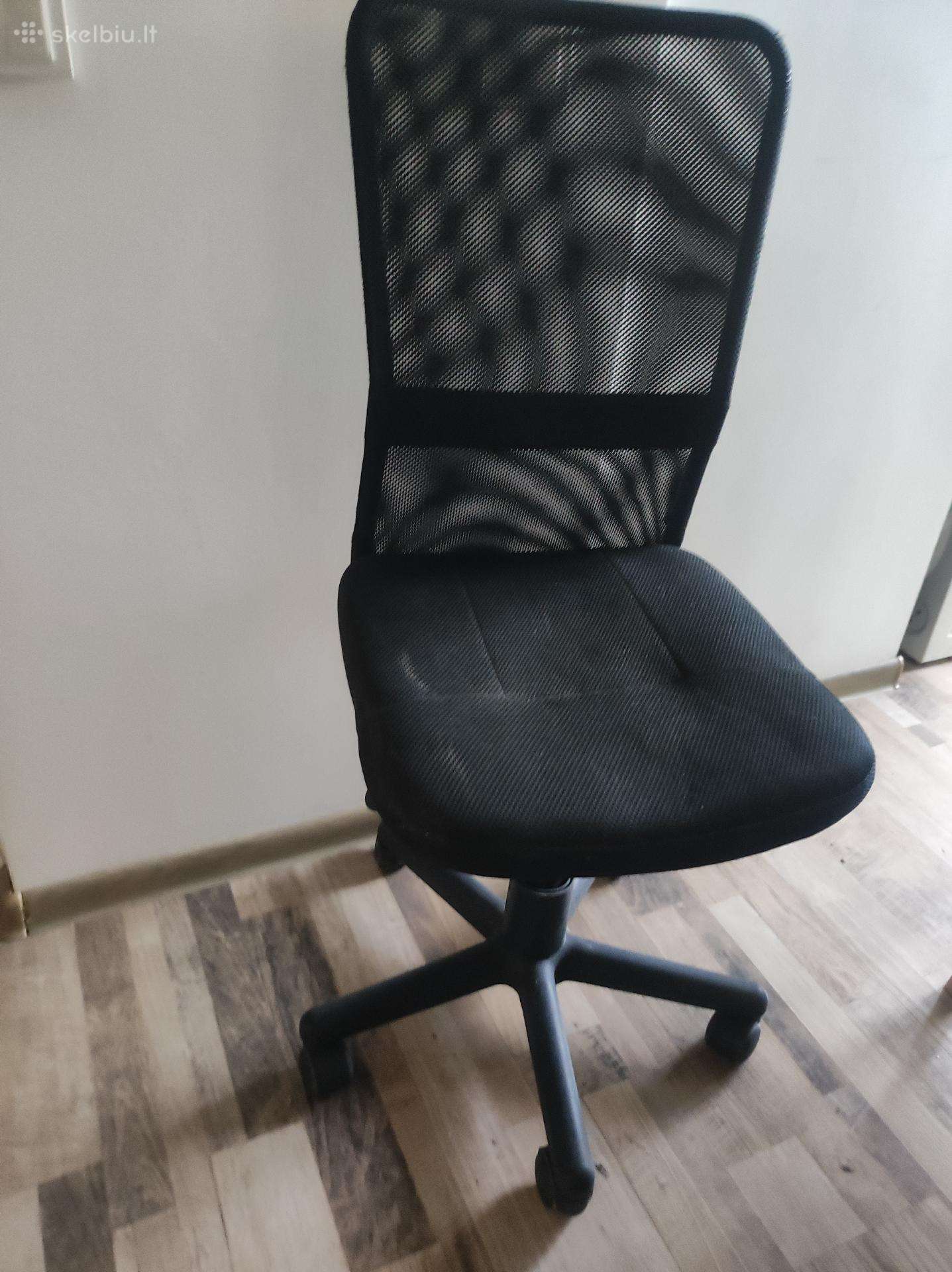 Mažai naudota rašomojo stalo kėdė