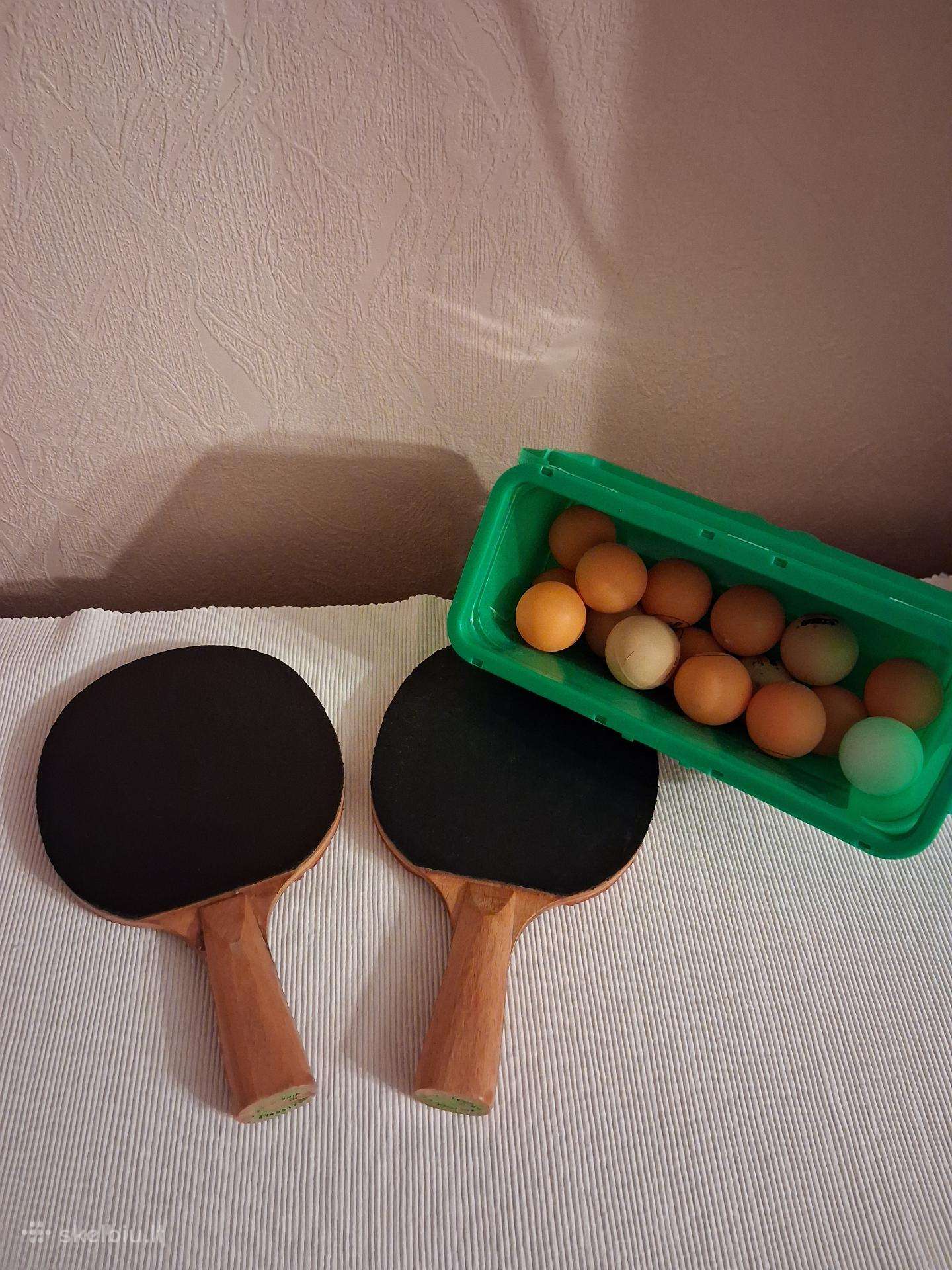 Stalo teniso raketės 2 vnt. Su kamuoliukais