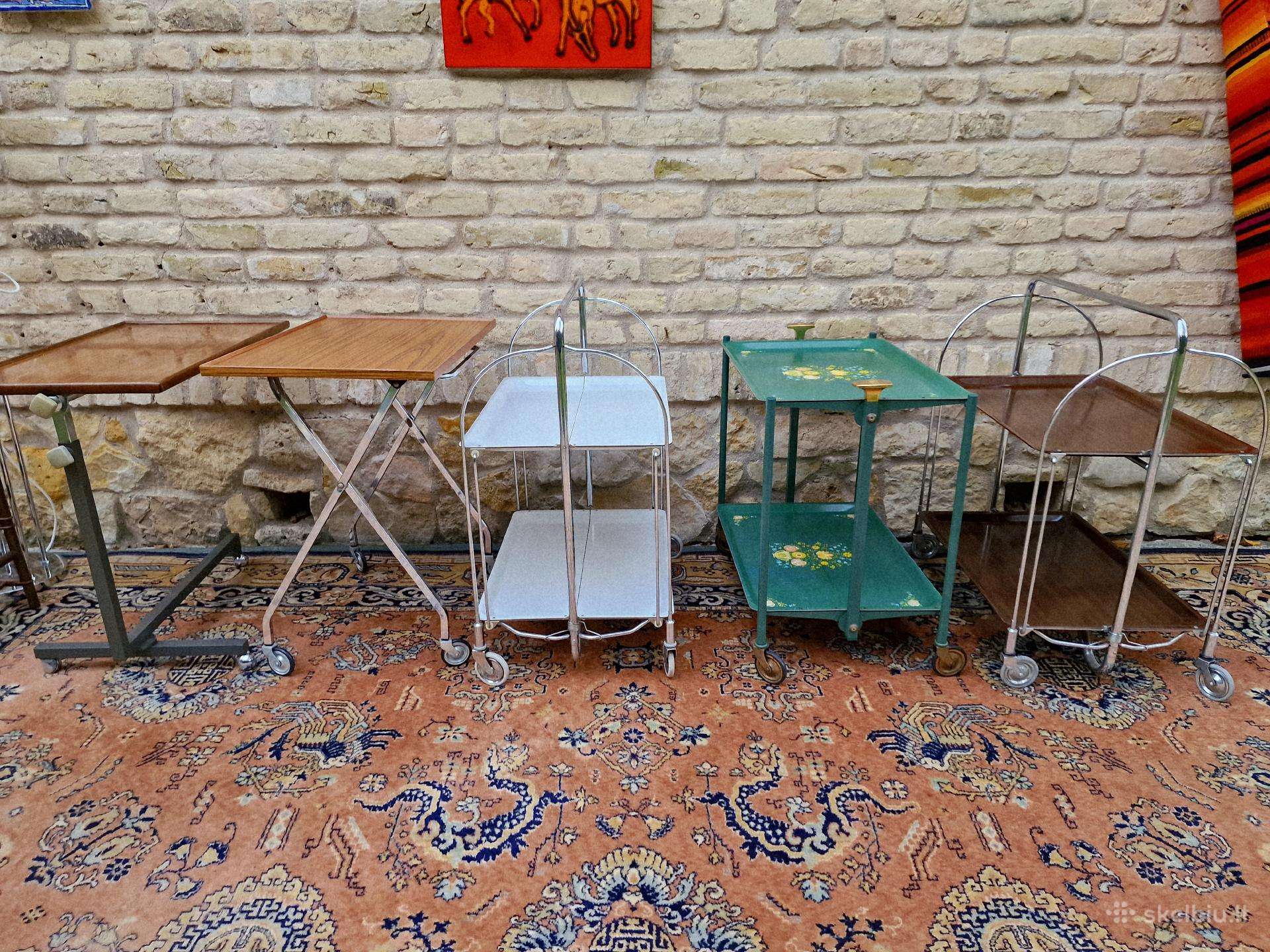 Vintažiniai mid century sulankstomi staliukai