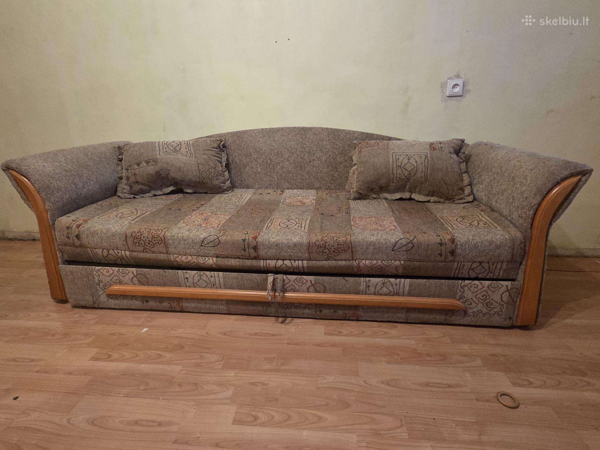 Sofa ir knygų,daiktų komoda