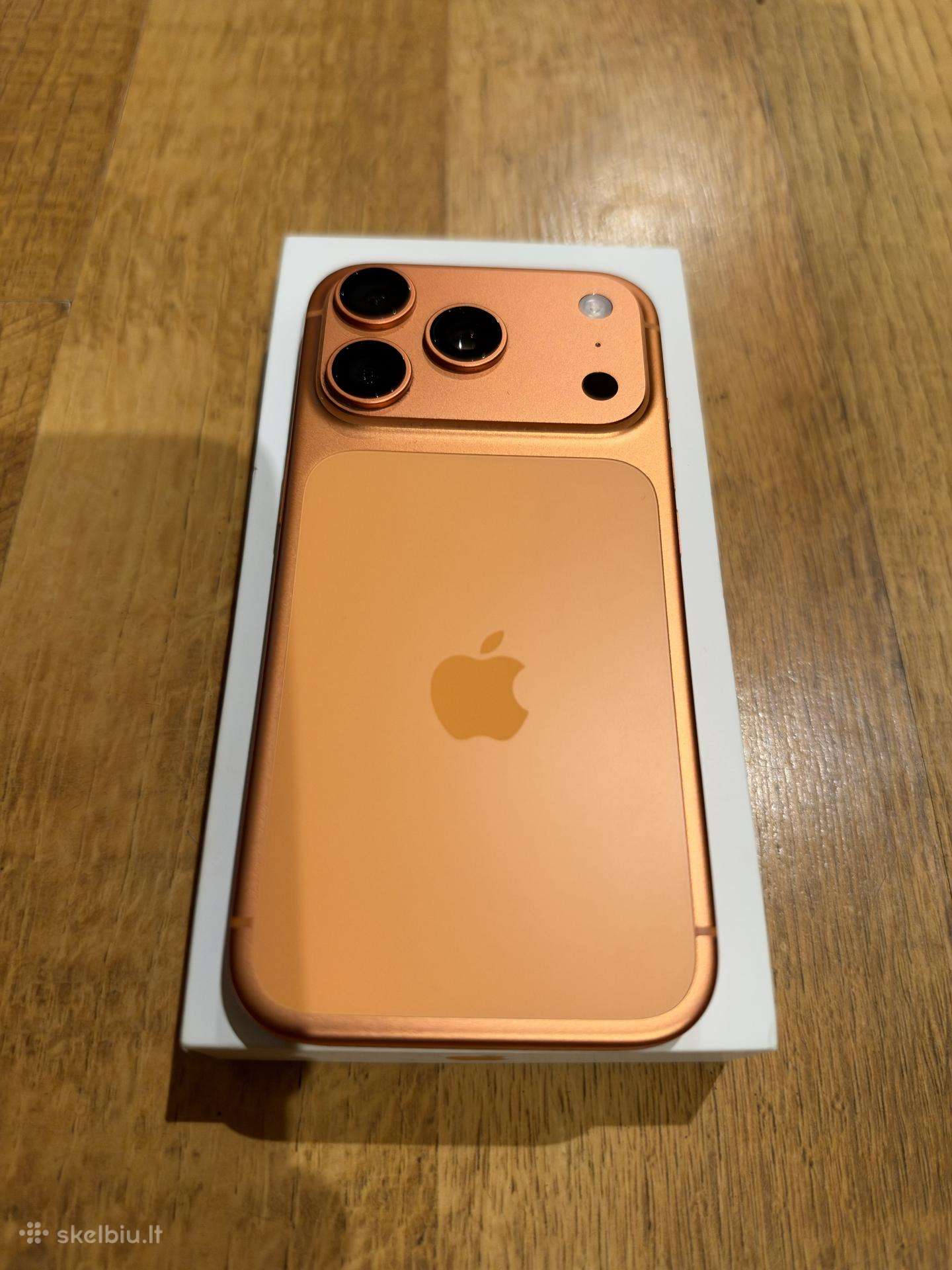 iPhone 17 Pro 256gb Cosmic Orange