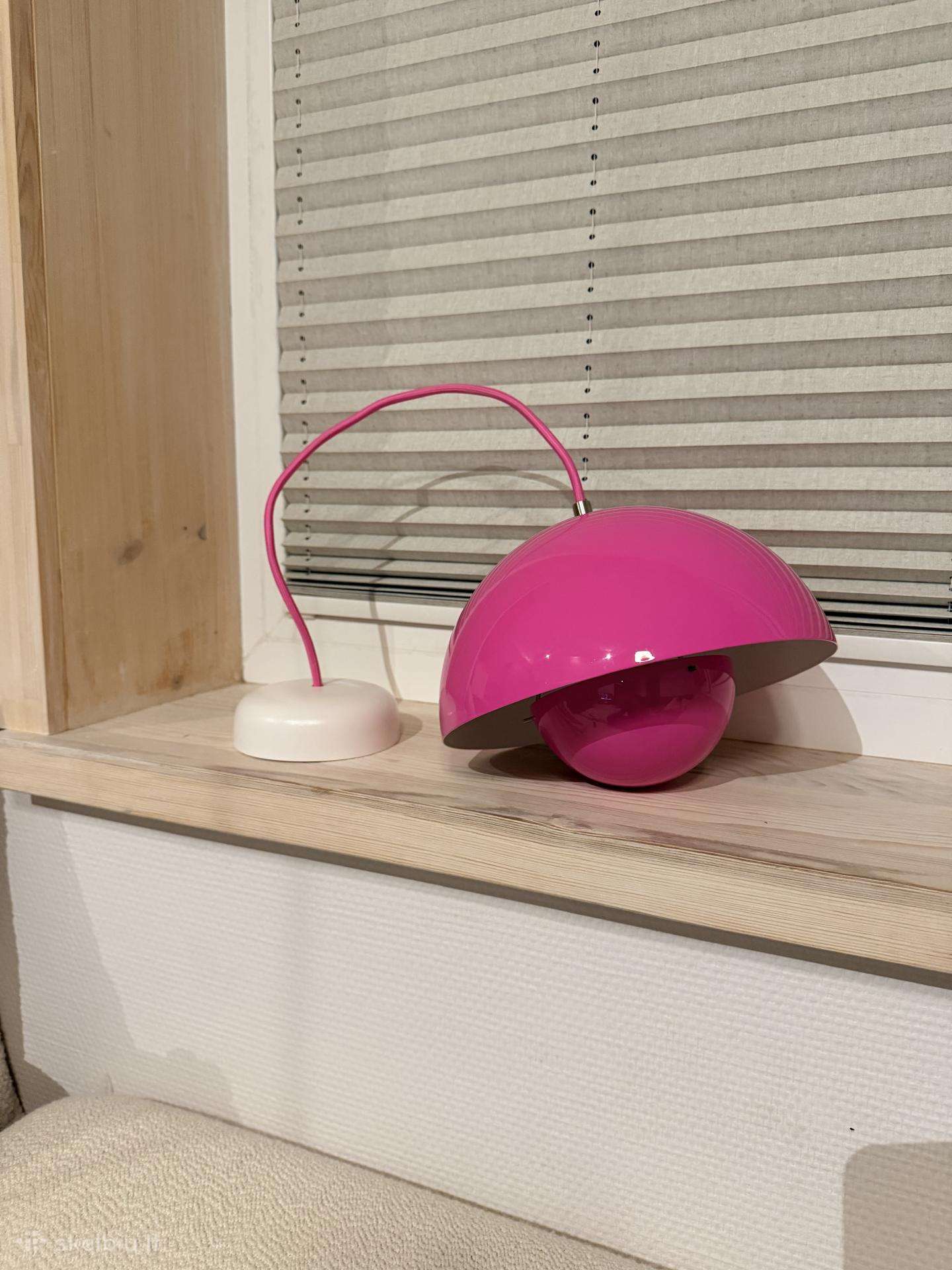 Pakabinamas šviestuvas Flowerpot Vp1