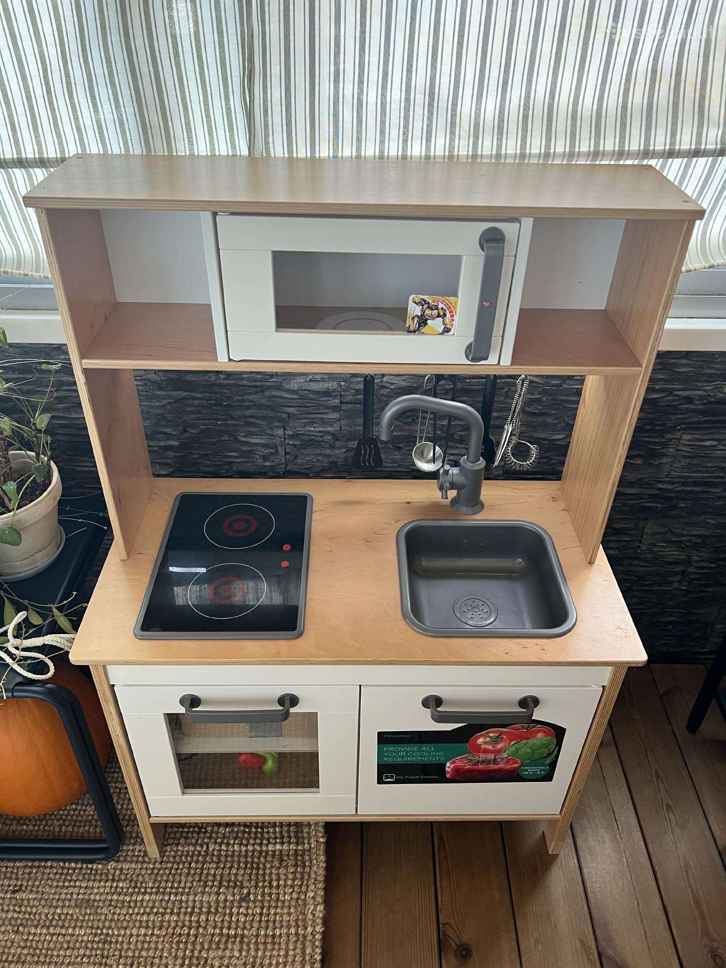 Ikea vaikiška virtuvėlė su daug priedų