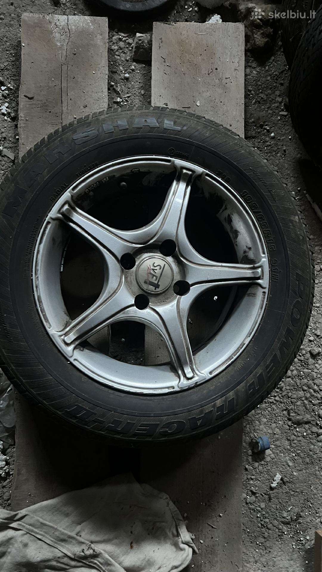 R15 lengvojo lydinio ratlankiai su padangom