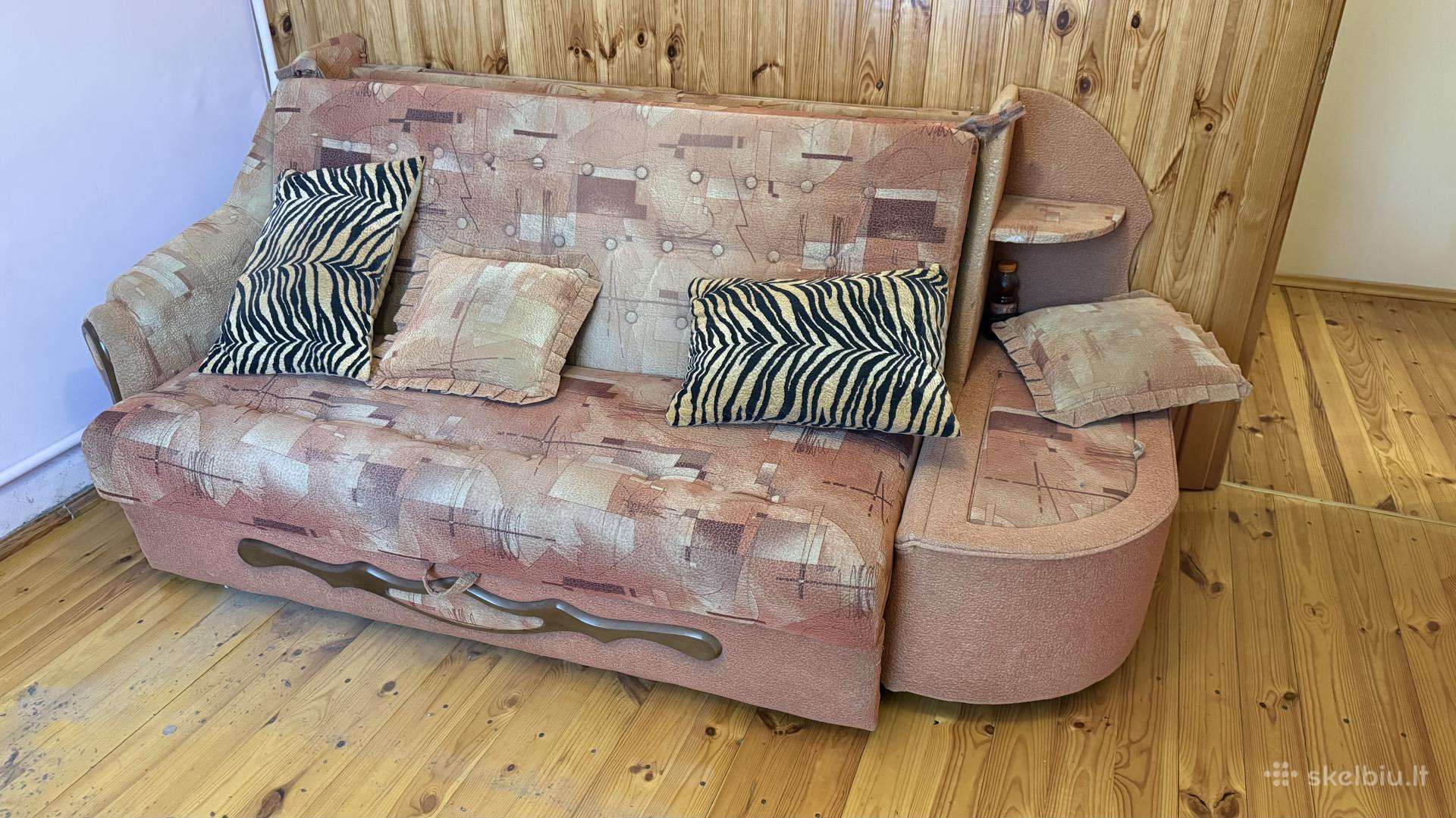Dovanojama sofa-lova