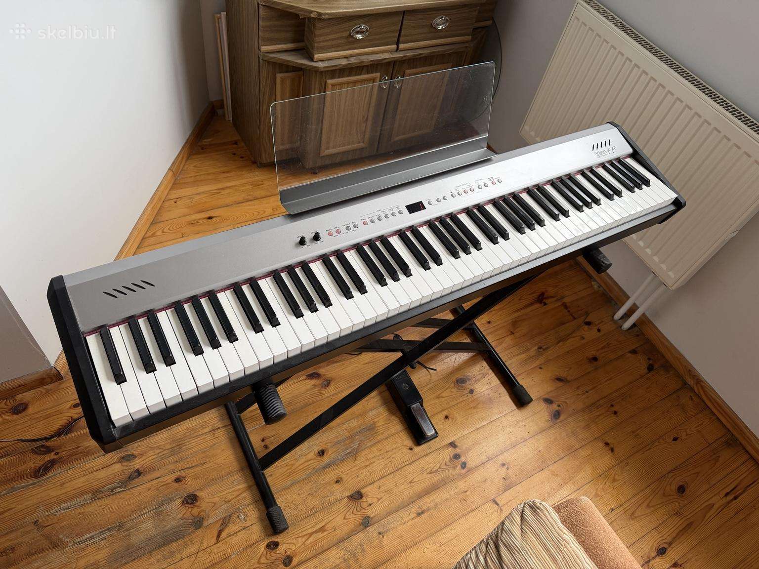 Roland Fp-2 pianinas, pilnas komplektas