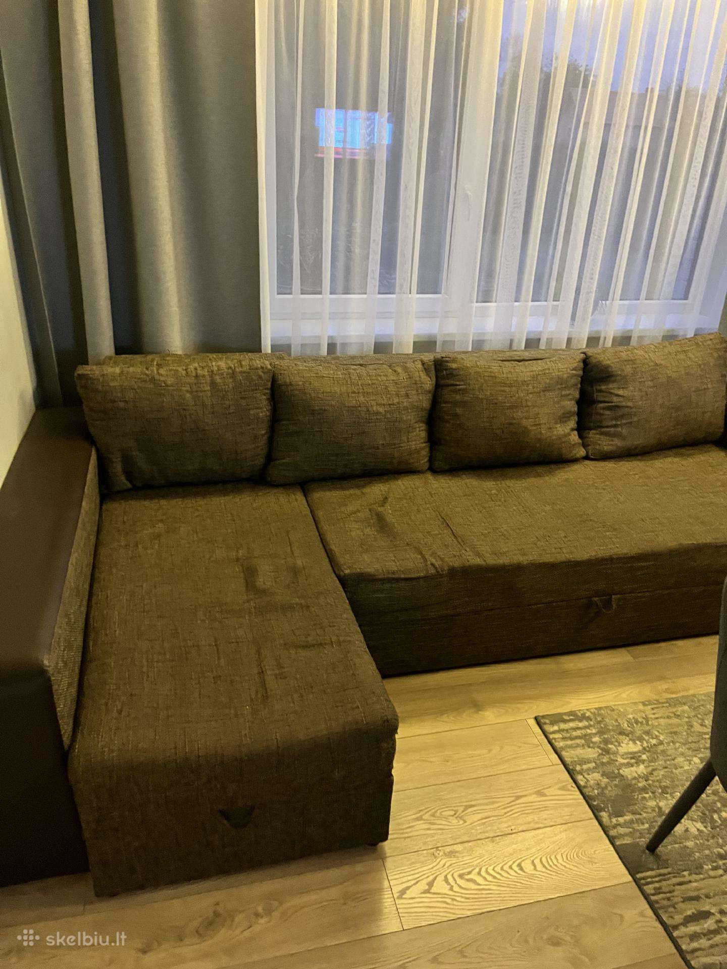 Kampinė sofa su miegama dalima