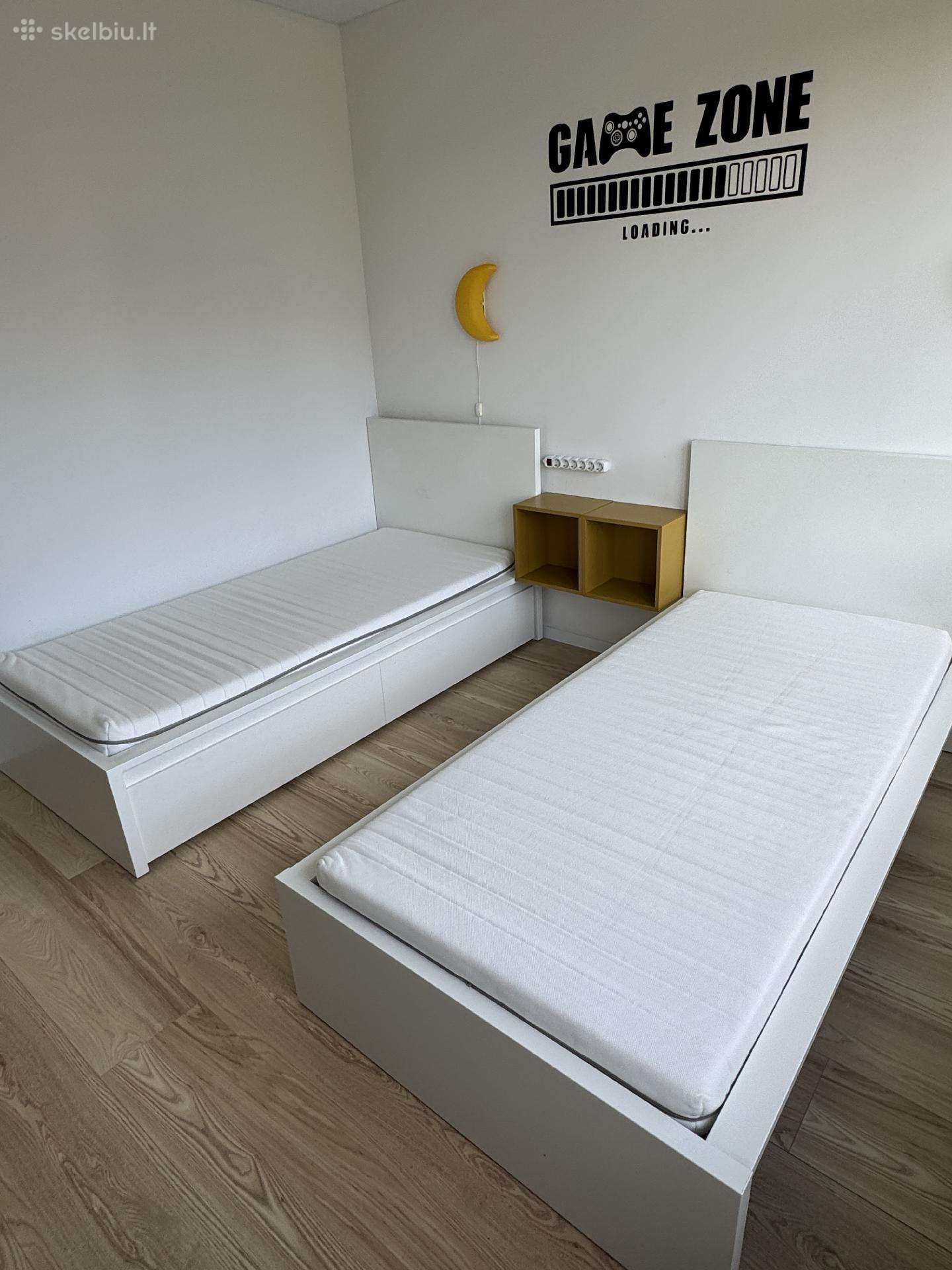 Lova su stalčiais 90x200