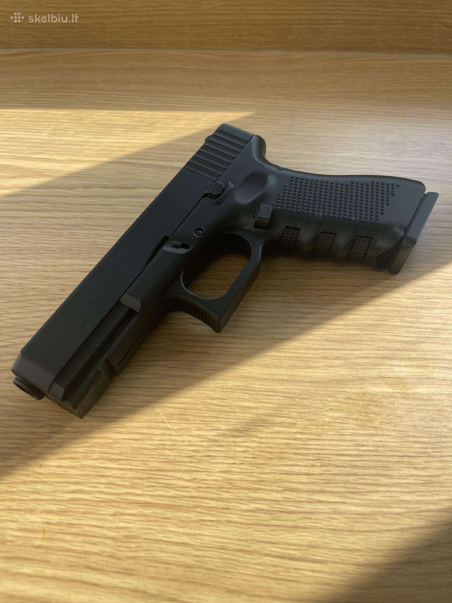 Plastikinė Glock 17 pistoleto kopija