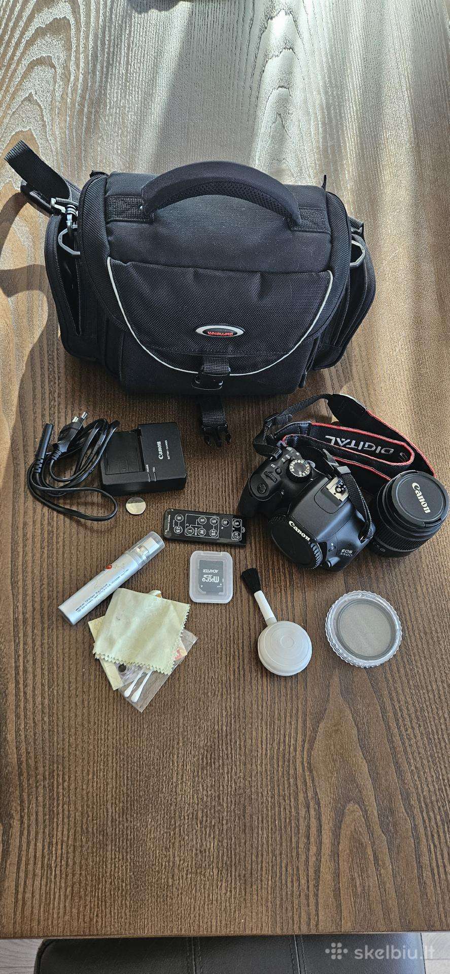 Canon EOS 550d su priedais