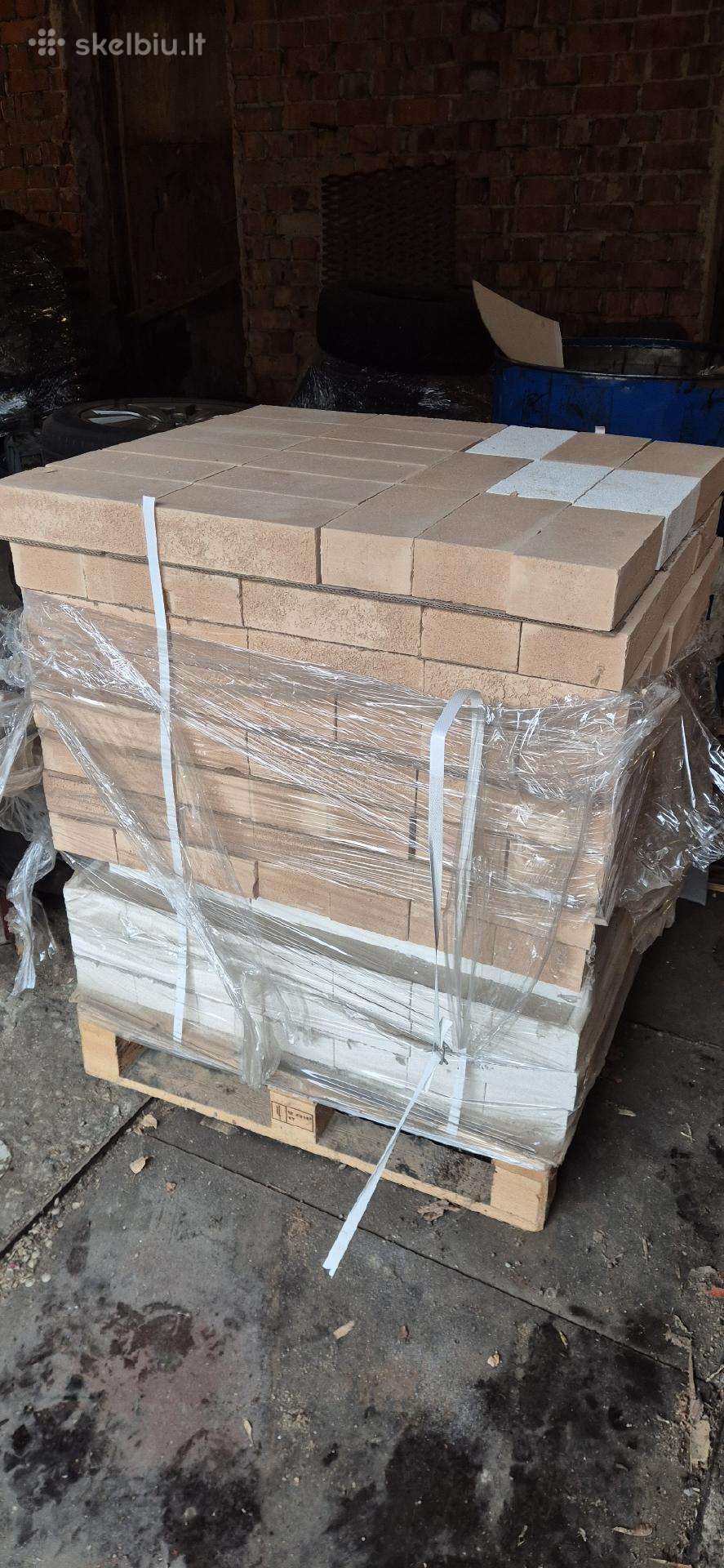 Šamotinės silikatinės plytos paletė