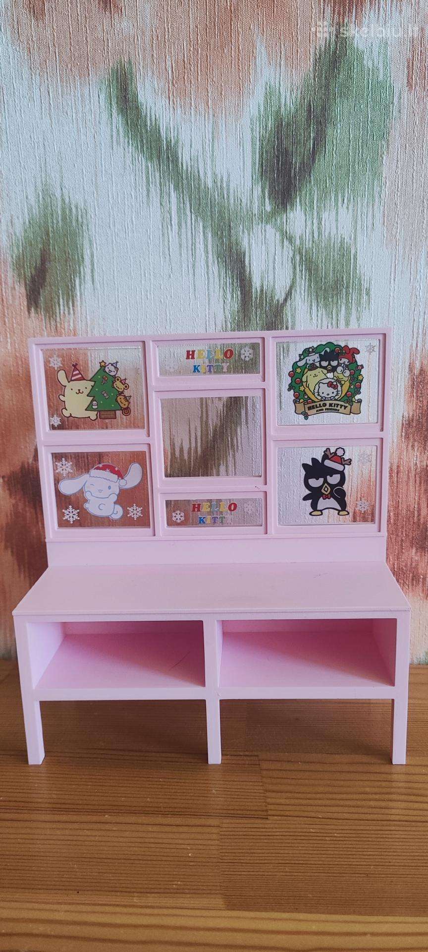 Vintažinis Sanrio Hello Kitty staliukas-spintelė