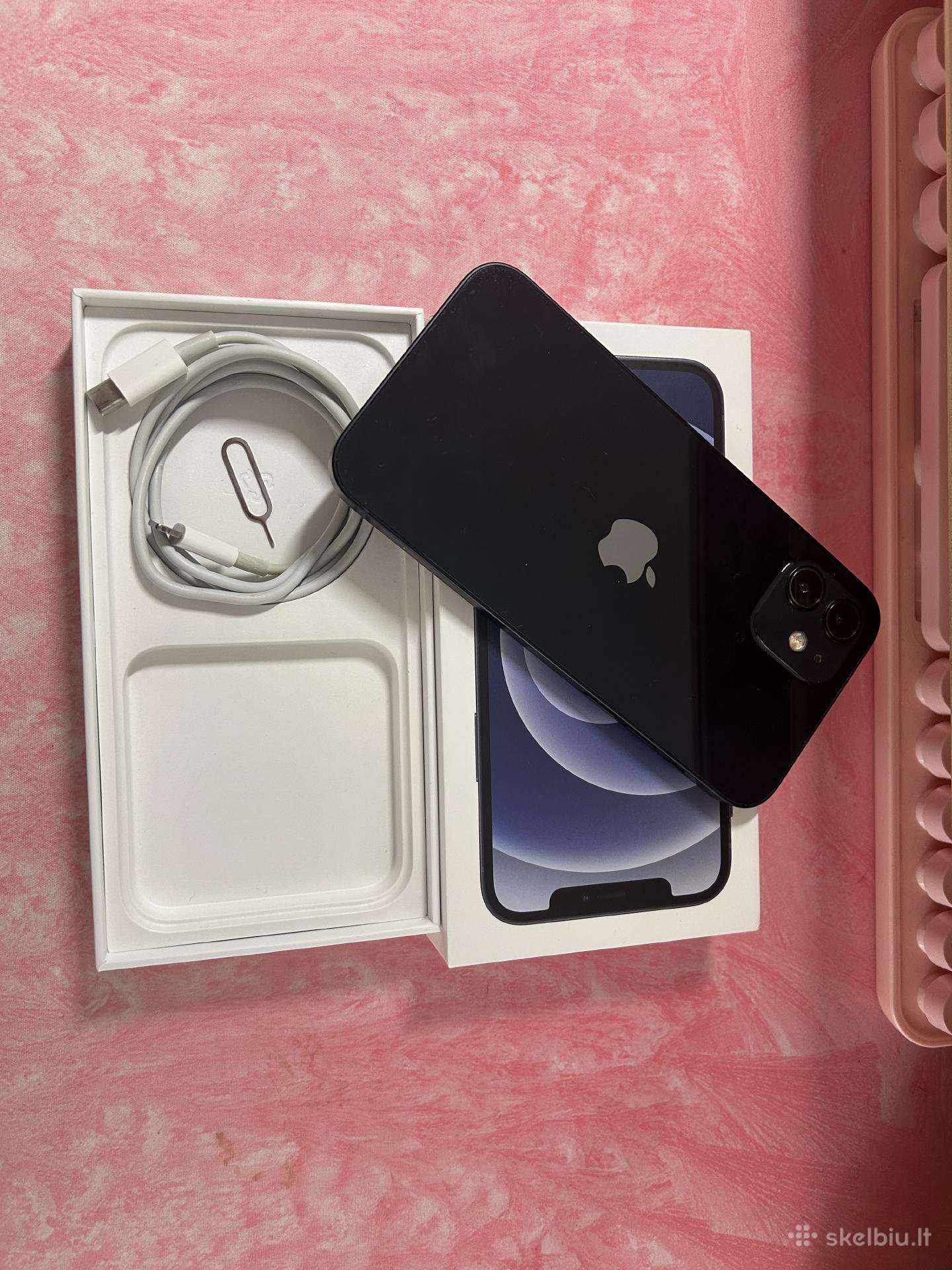 iPhone 12 black