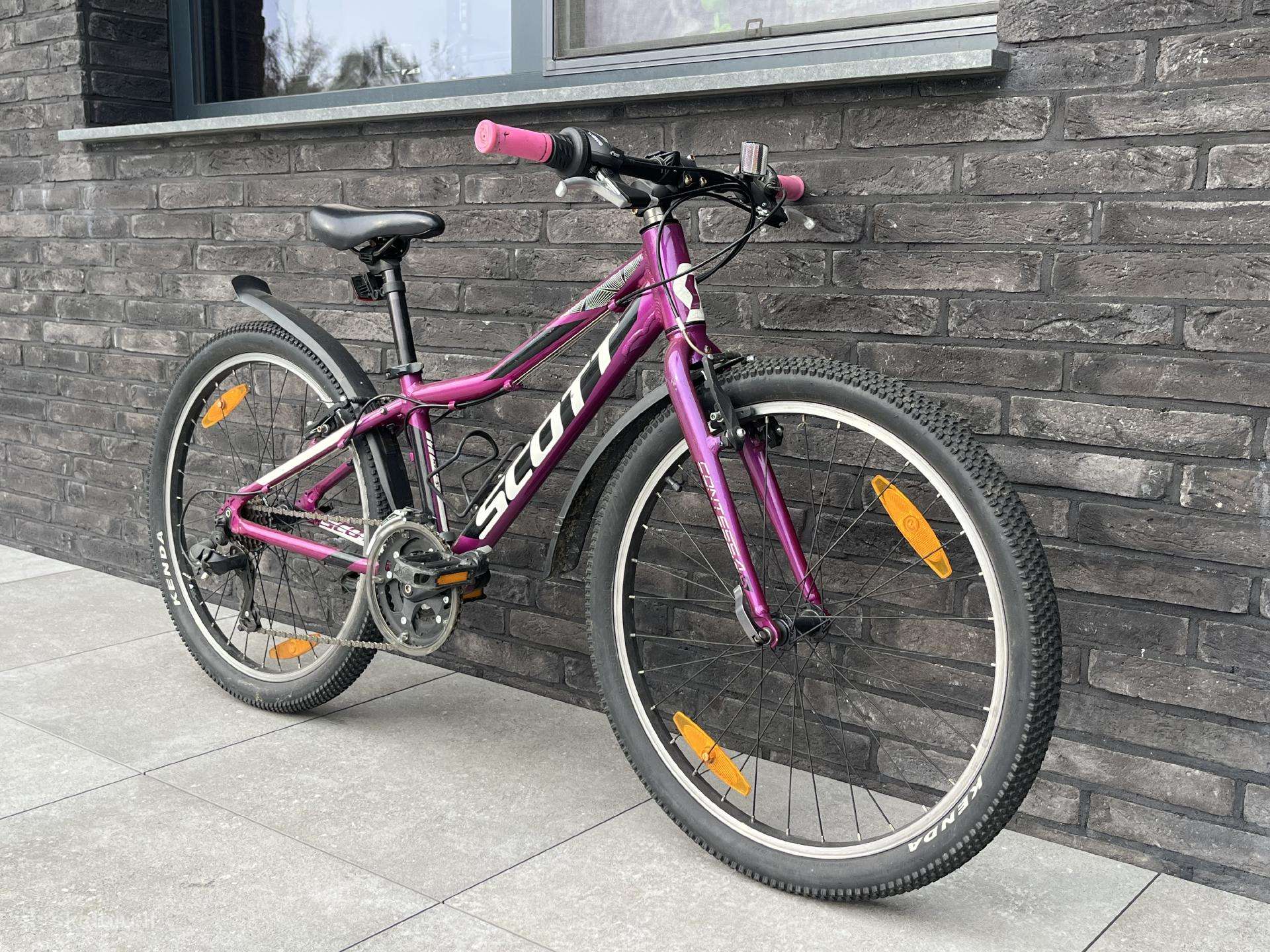 Scott contessa 24"
