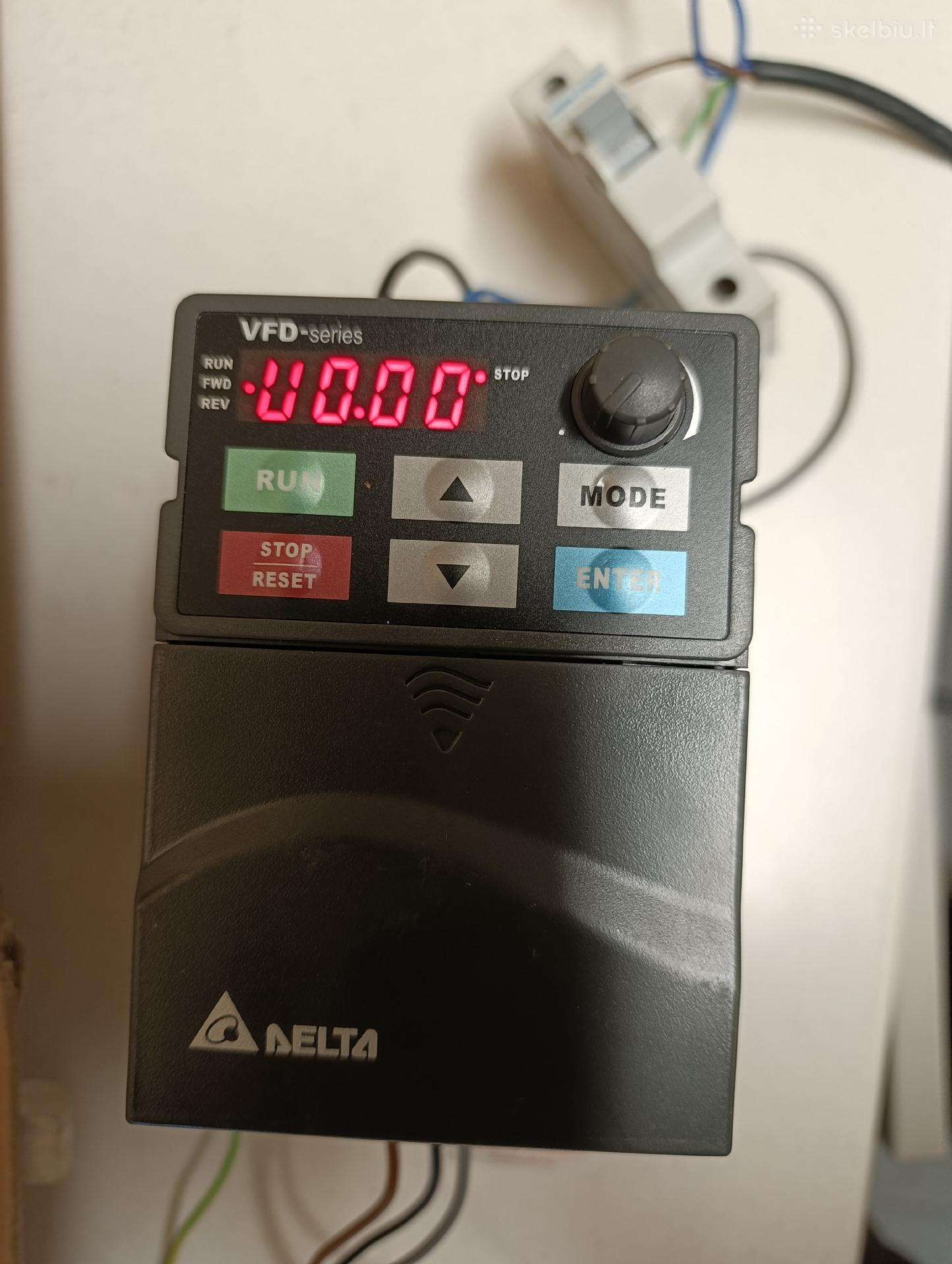 Dažnio keitiklis 230v 0.75kw