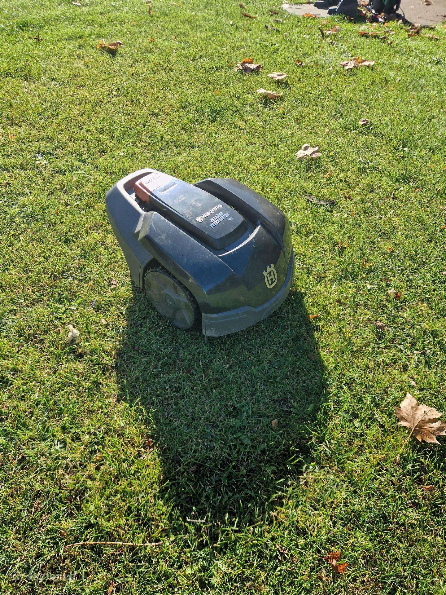 Vejos robotas Husqvarna 105