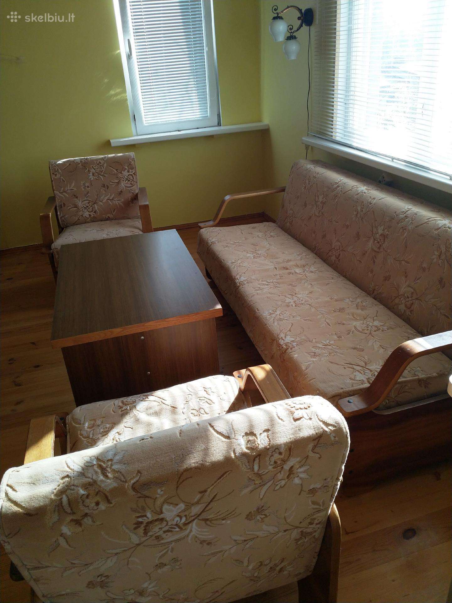 Salono komplektas (sofa, du foteliai ir staliukas)