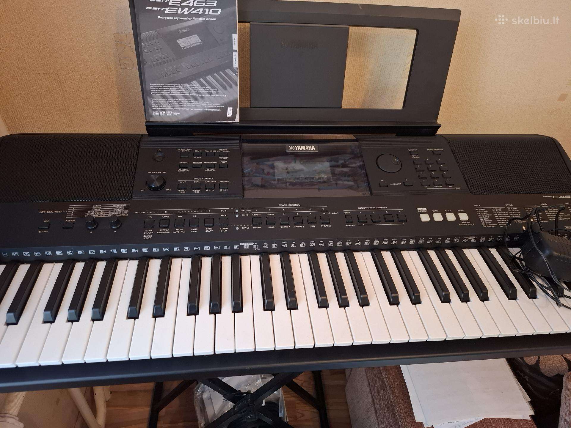 Naujas Yamaha Psr E453 iš ekspozicijos ir stovas