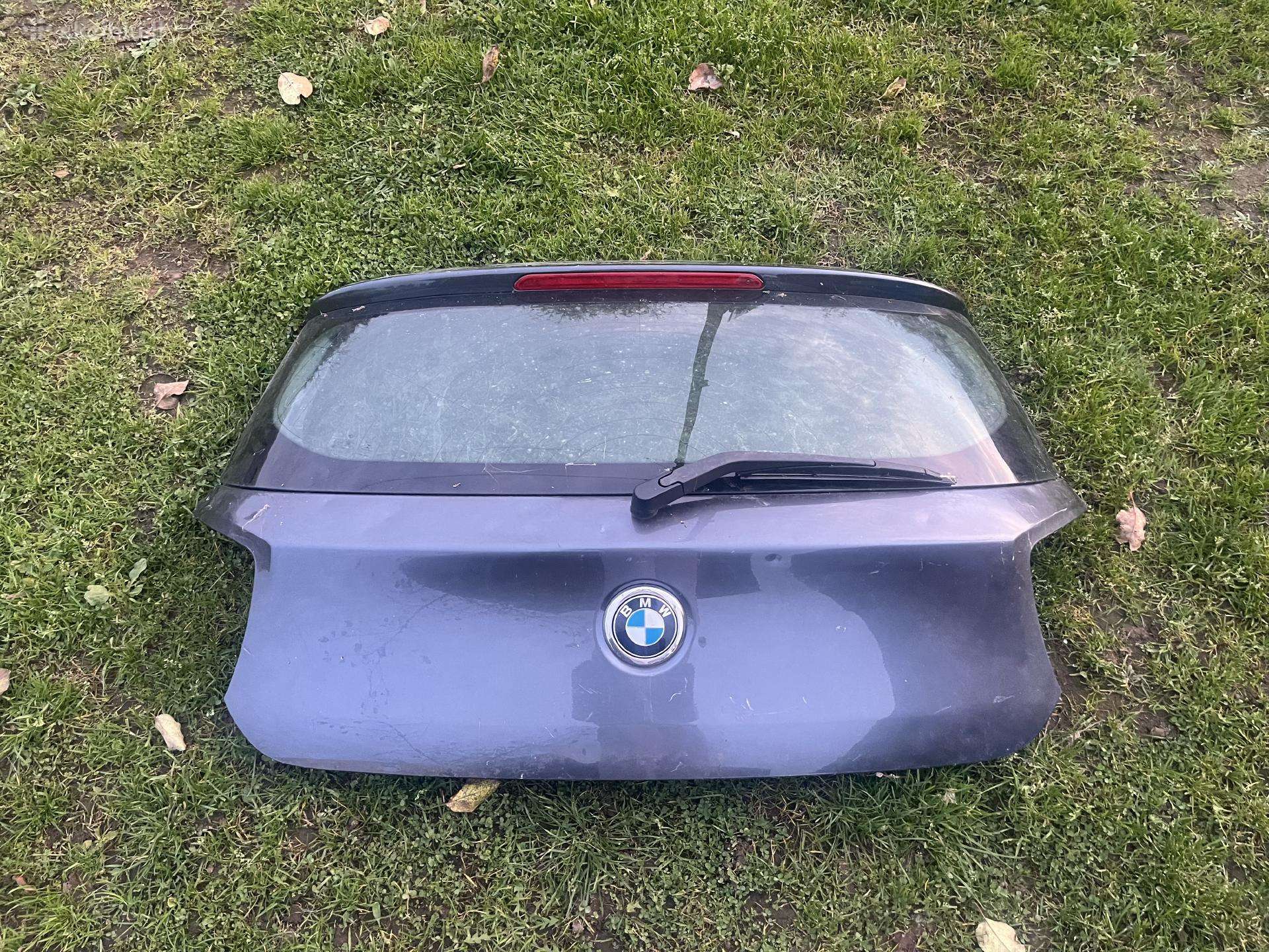 Bmw 2012 metu 118 galinis dangtis