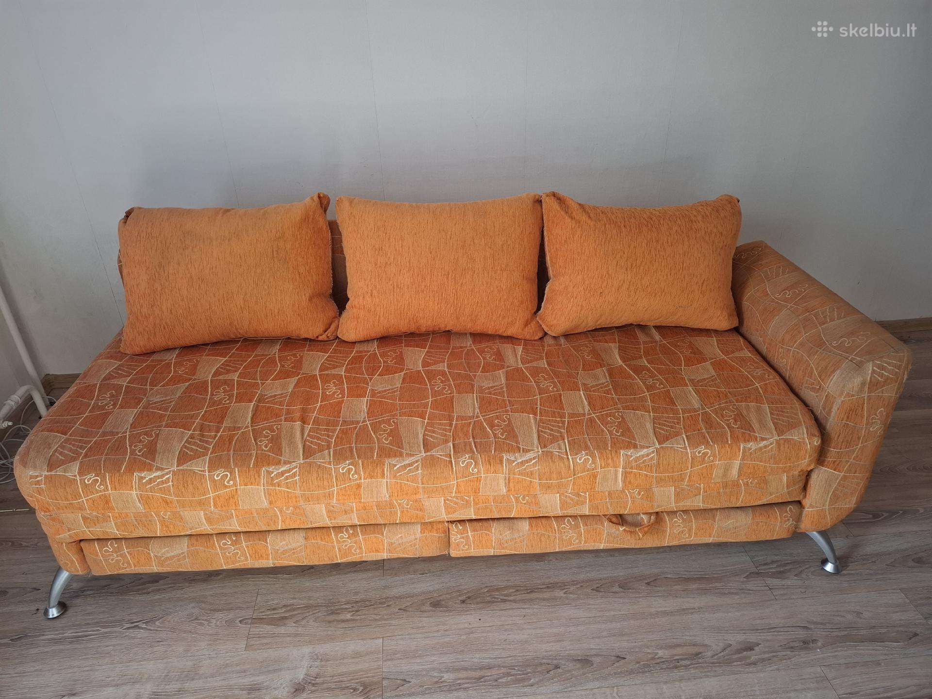 Dovanojama sofa lova