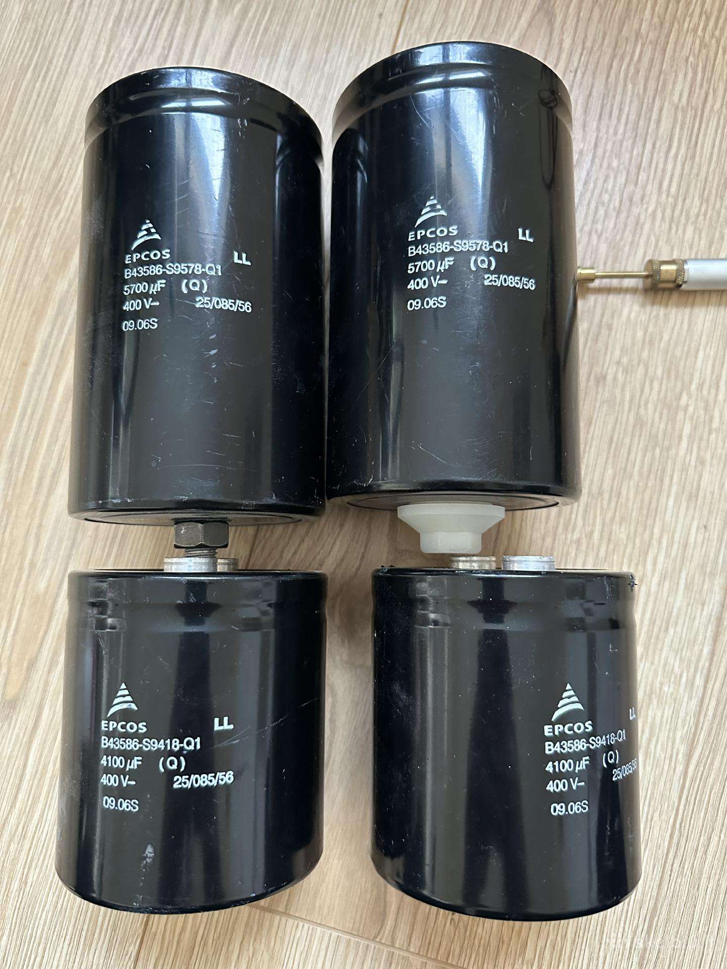400v kondensatoriai