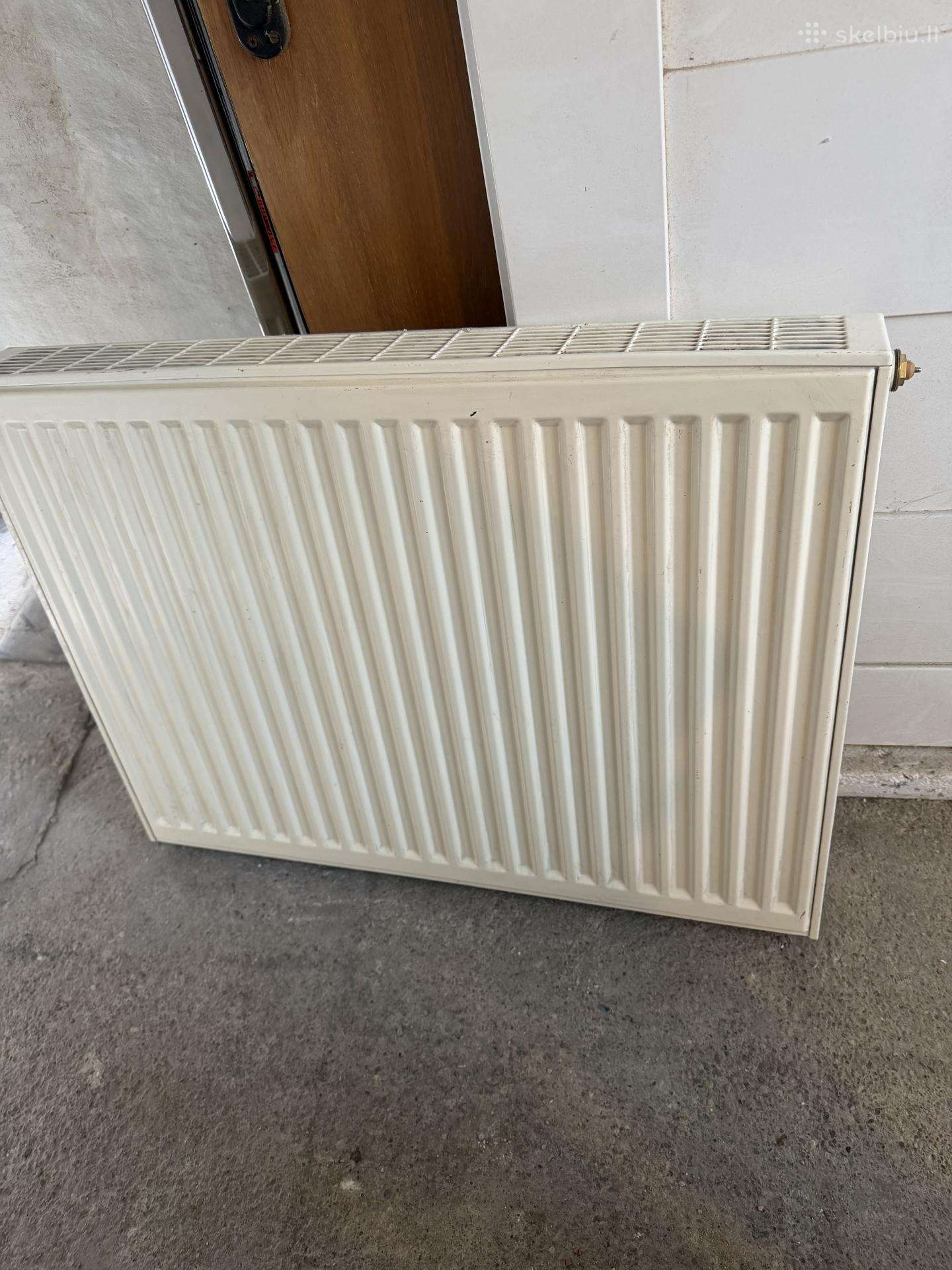 Radiatoriai 800 ir 1200 apatinio pajungimo