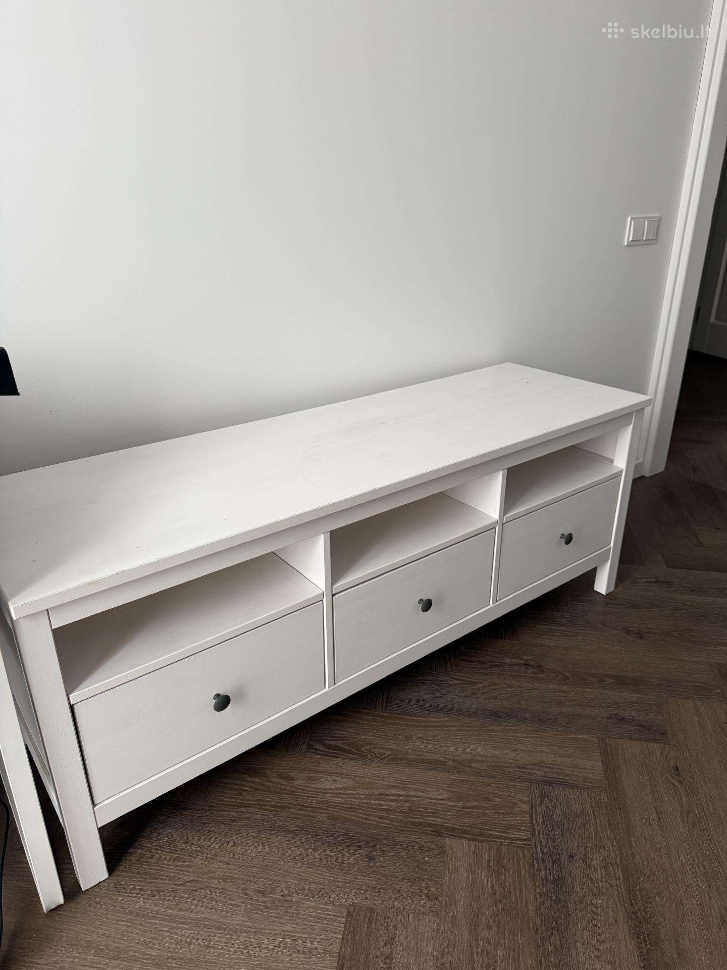 Parduodama medinė Ikea Hemnes TV spintelė